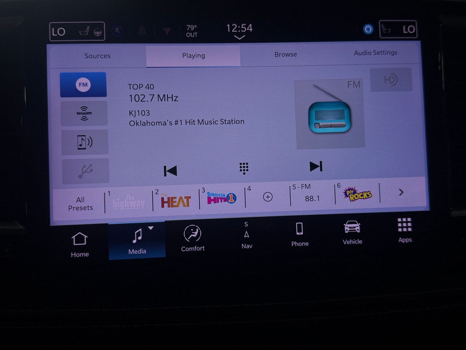 Thumbnail: 2021 Chrysler Pacifica - 3