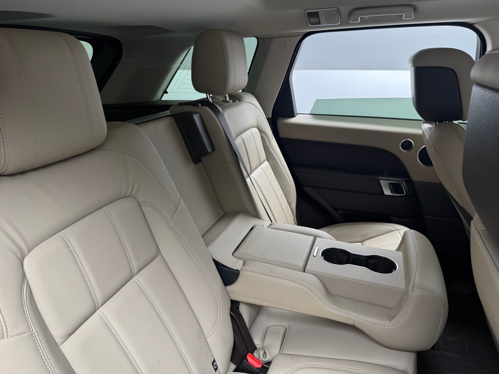 Thumbnail: 2022 Land Rover Range Rover Sport - 5