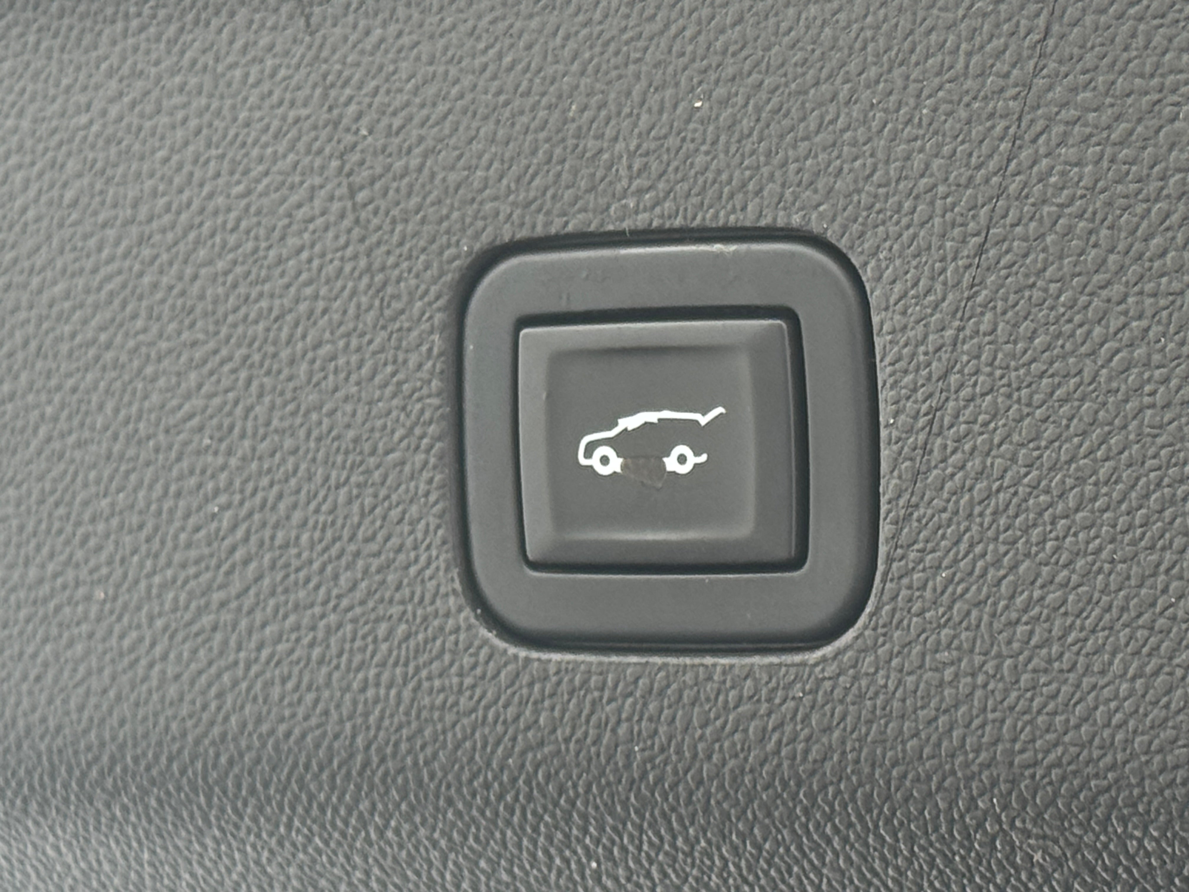 2021 Chevrolet Tahoe Premier - Photo 2