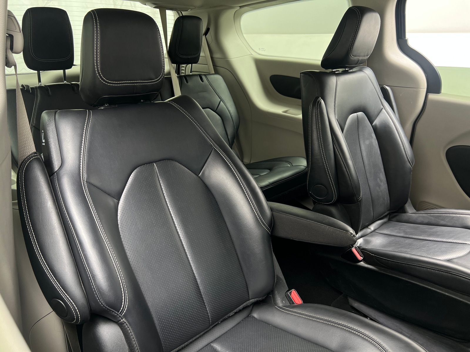 Thumbnail: 2023 Chrysler Pacifica - 5