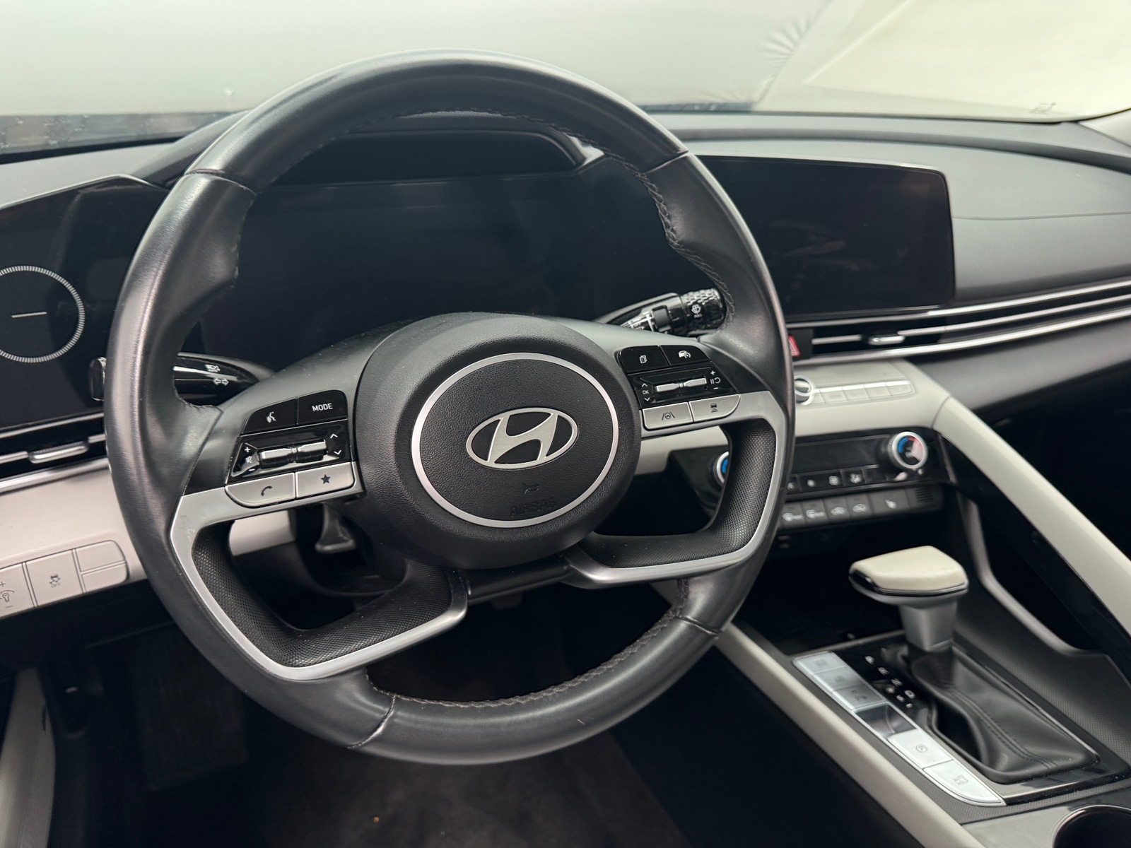 Thumbnail: 2024 Hyundai Elantra - 4