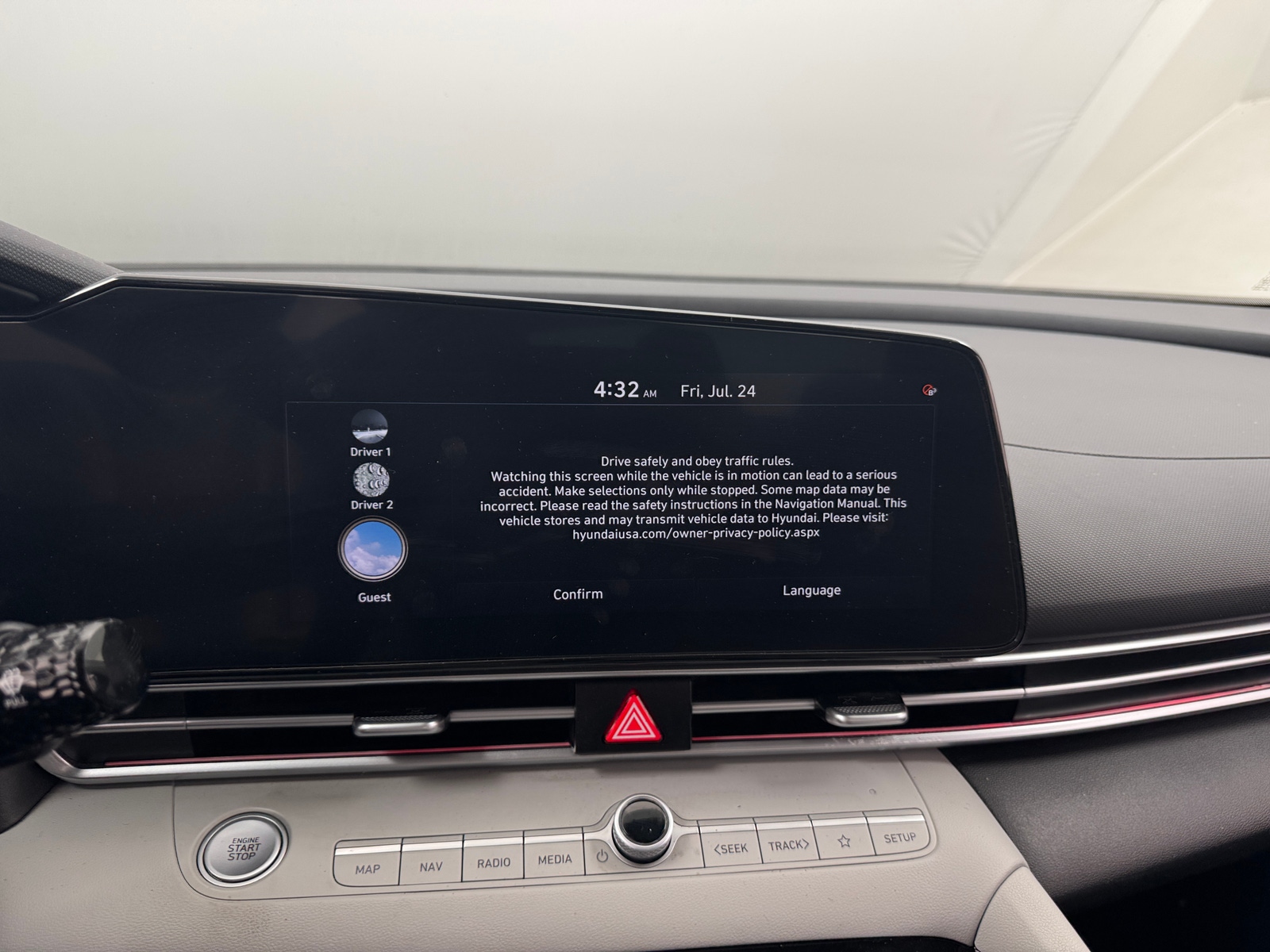 Thumbnail: 2024 Hyundai Elantra - 3