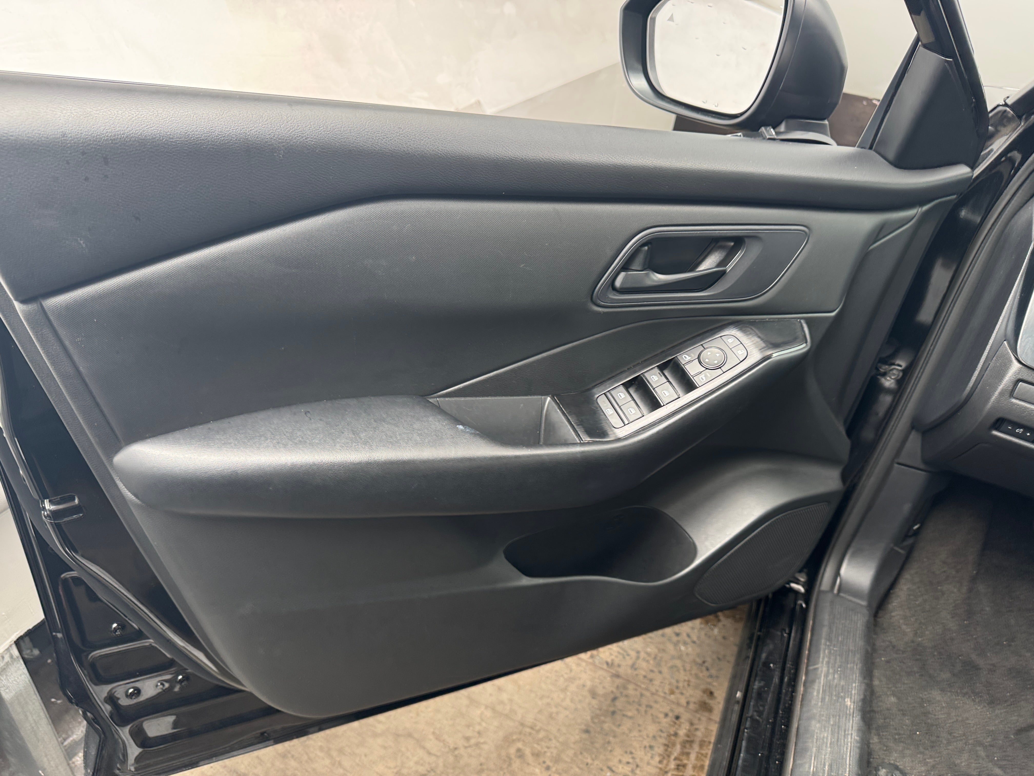 2024 Nissan Rogue S - Photo 8