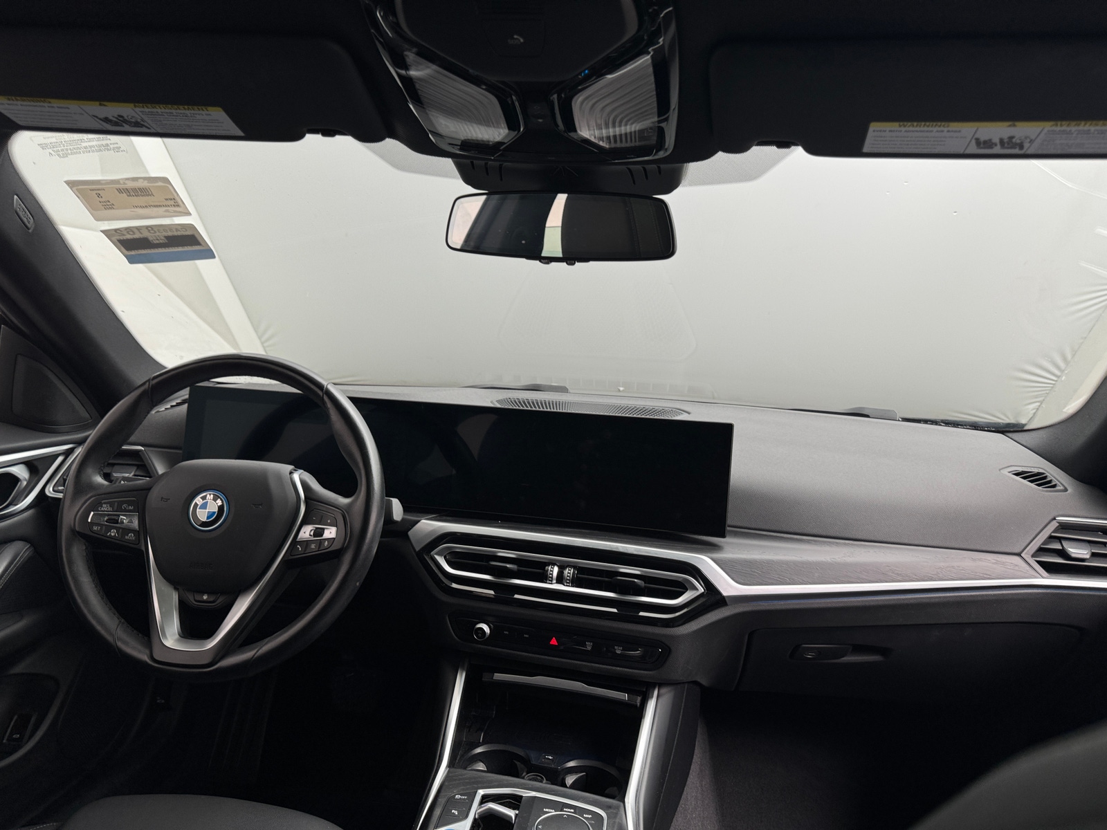 Thumbnail: 2023 BMW i4 - 2