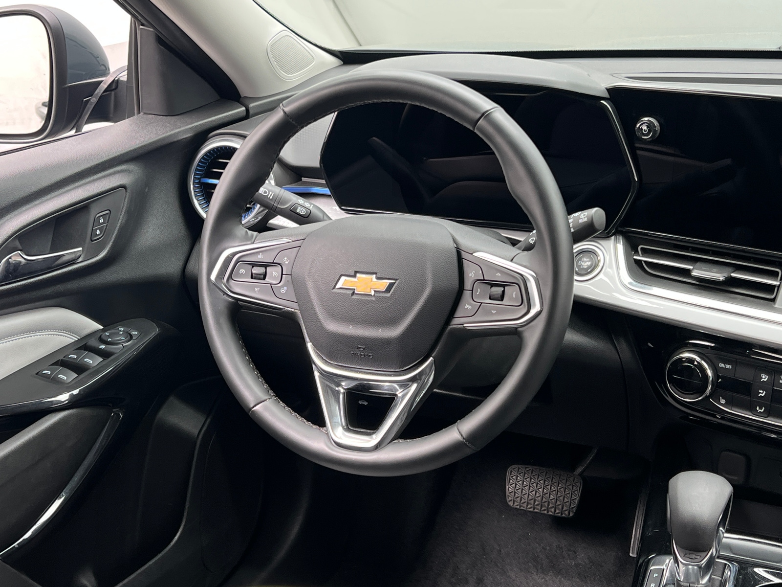 Thumbnail: 2025 Chevrolet Trax - 4