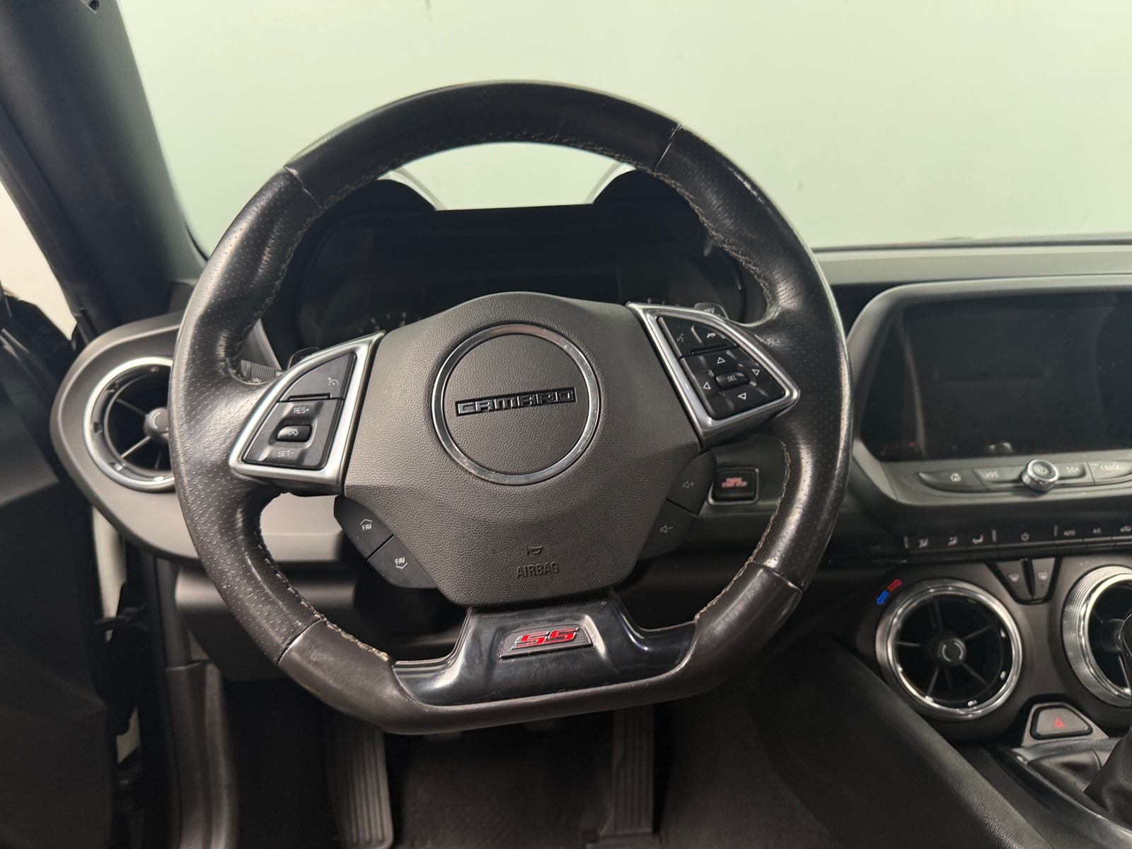 Thumbnail: 2018 Chevrolet Camaro - 4