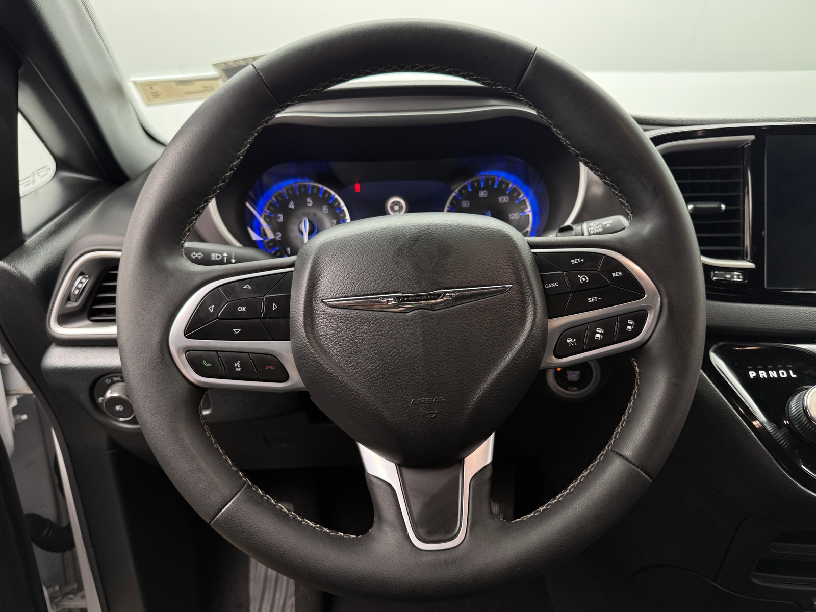 Thumbnail: 2025 Chrysler Pacifica - 4