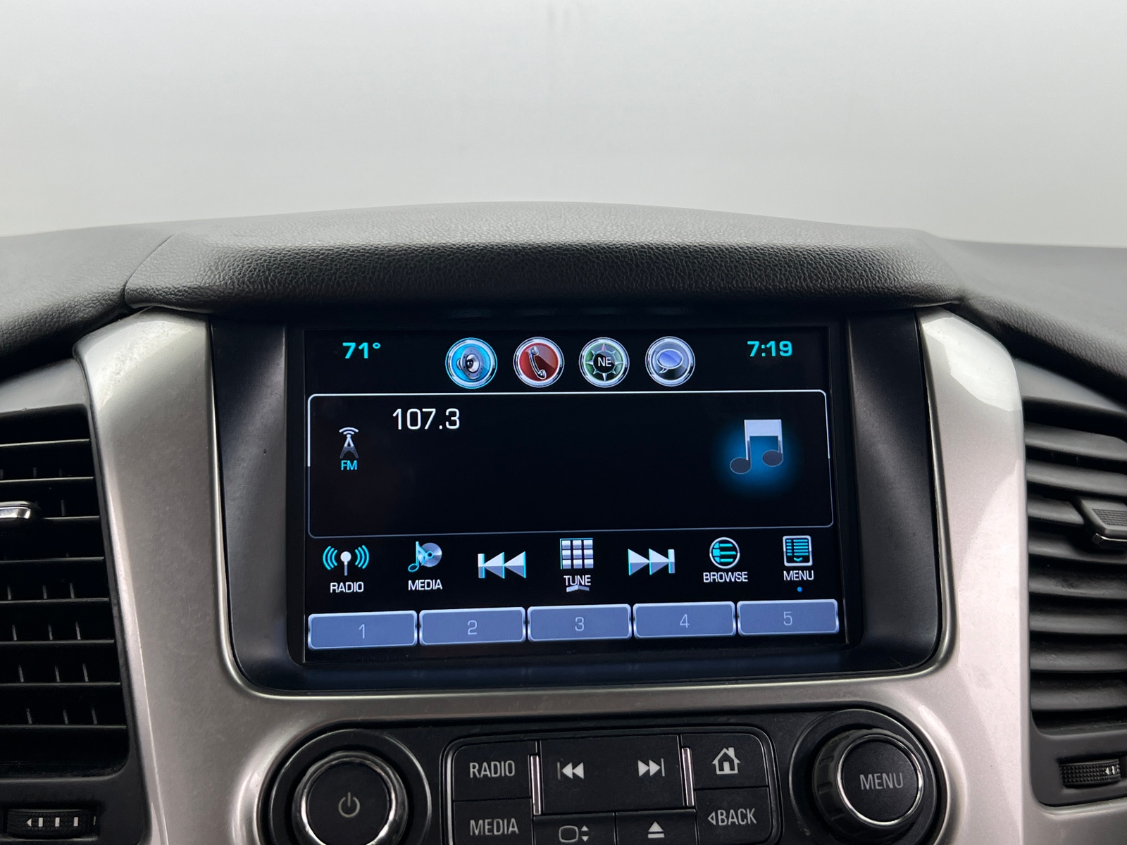 Thumbnail: 2020 Chevrolet Tahoe - 3