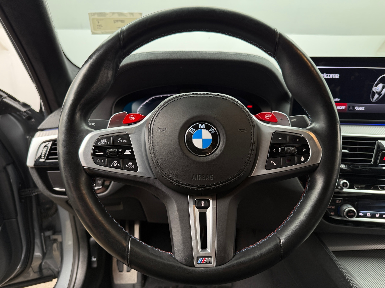 Thumbnail: 2023 BMW M5 - 4