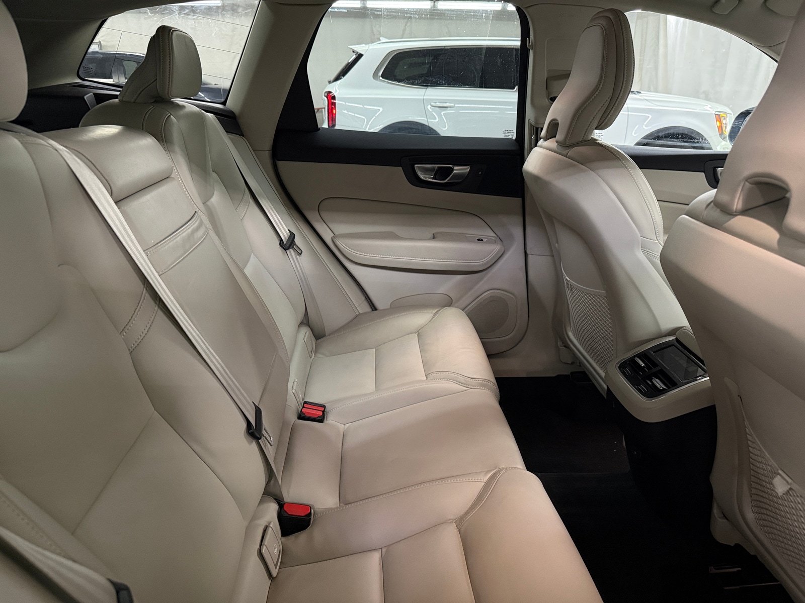 Thumbnail: 2021 Volvo XC60 - 5