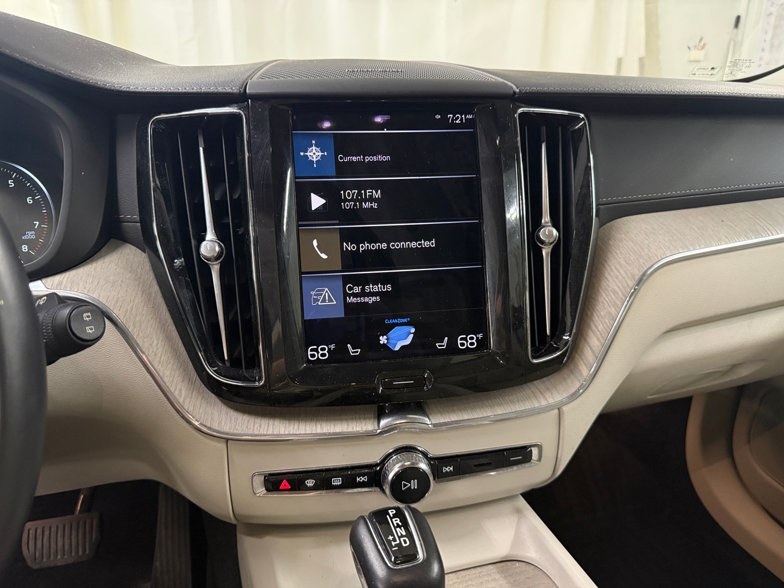 Thumbnail: 2021 Volvo XC60 - 3
