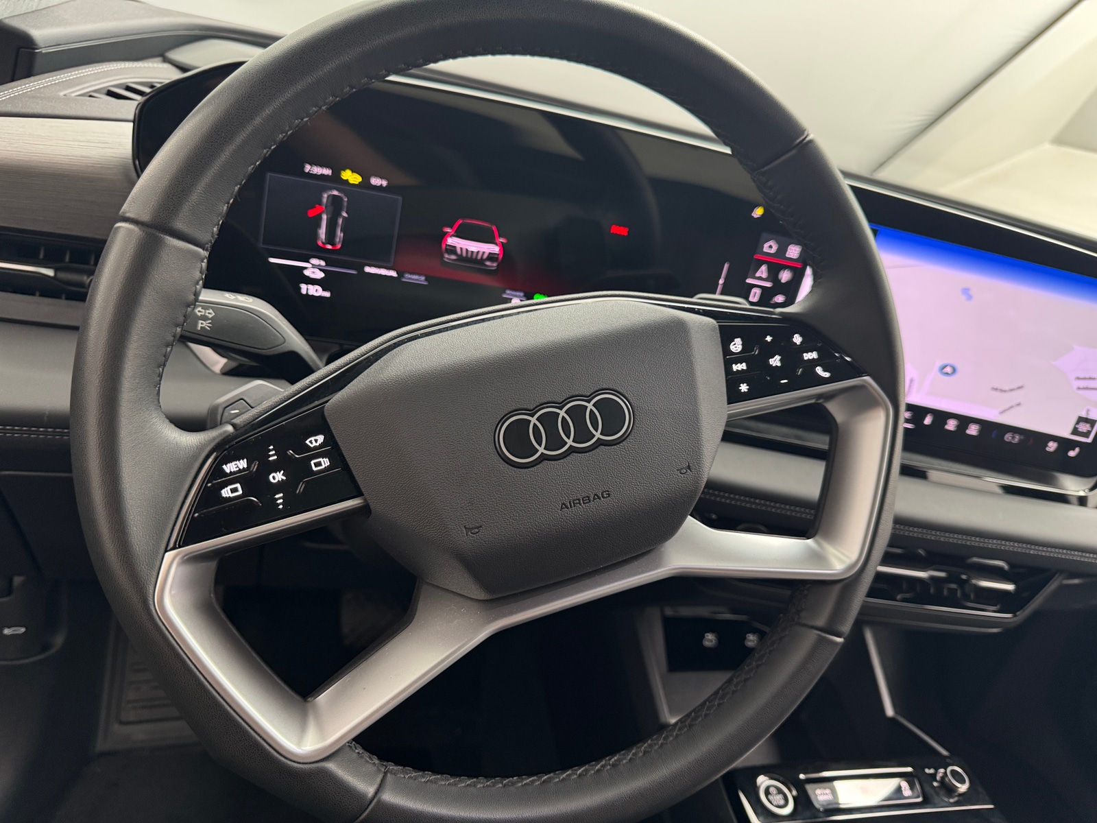 Thumbnail: 2025 Audi Q6 e-tron - 4