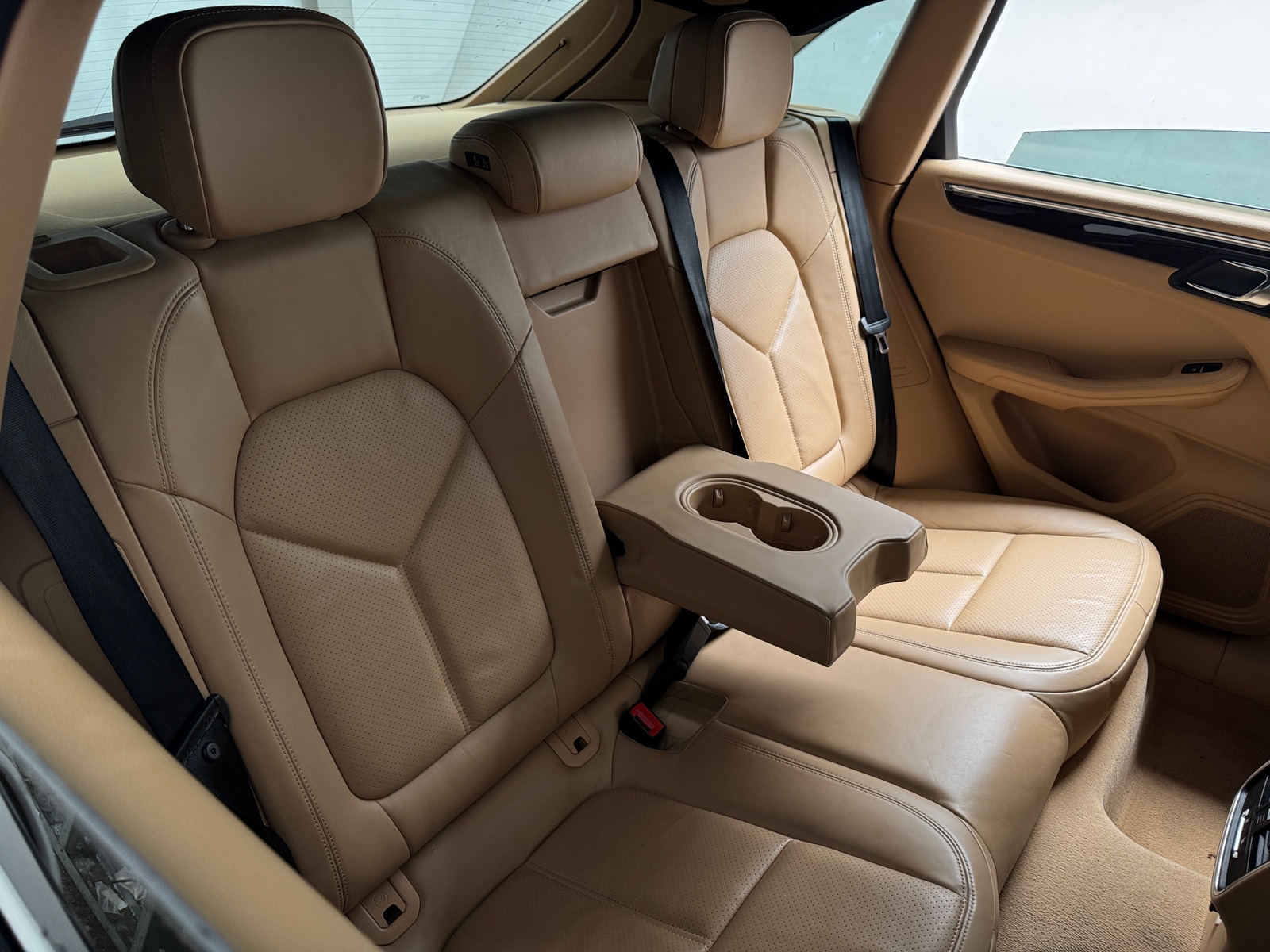 Thumbnail: 2016 Porsche Macan - 5