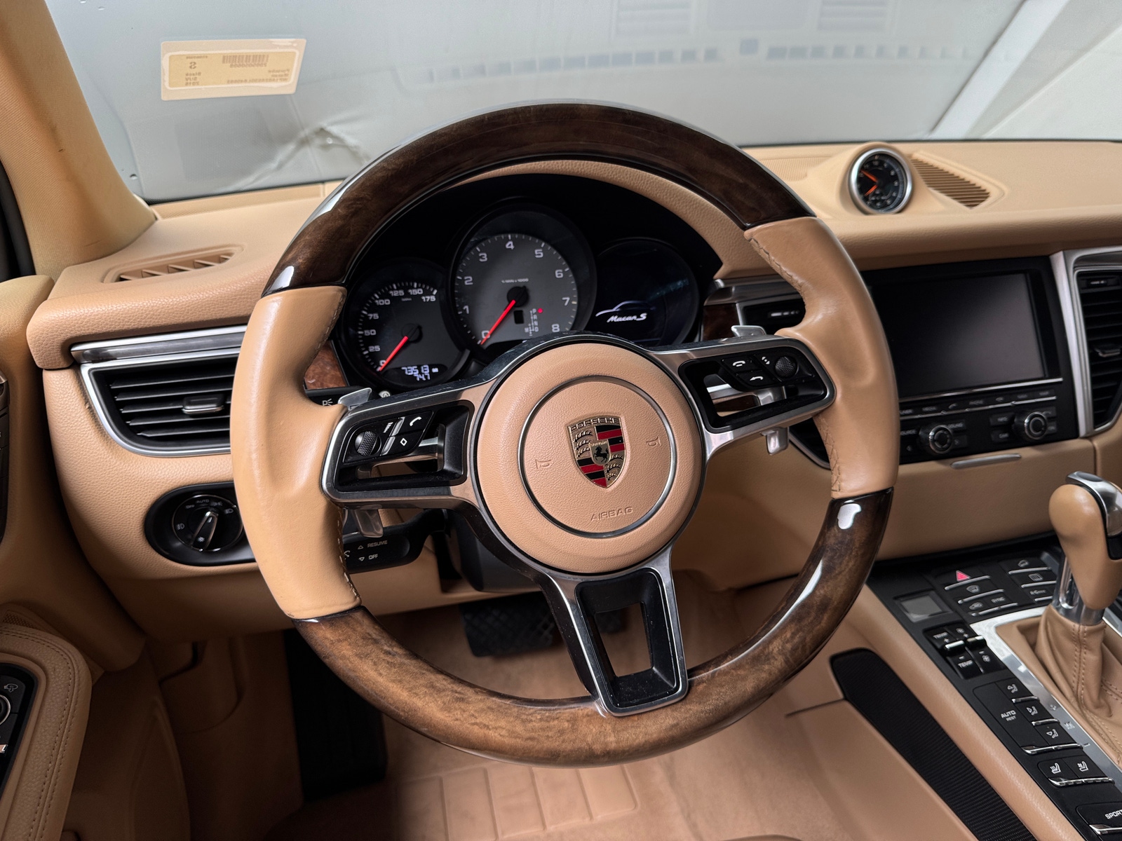 Thumbnail: 2016 Porsche Macan - 4