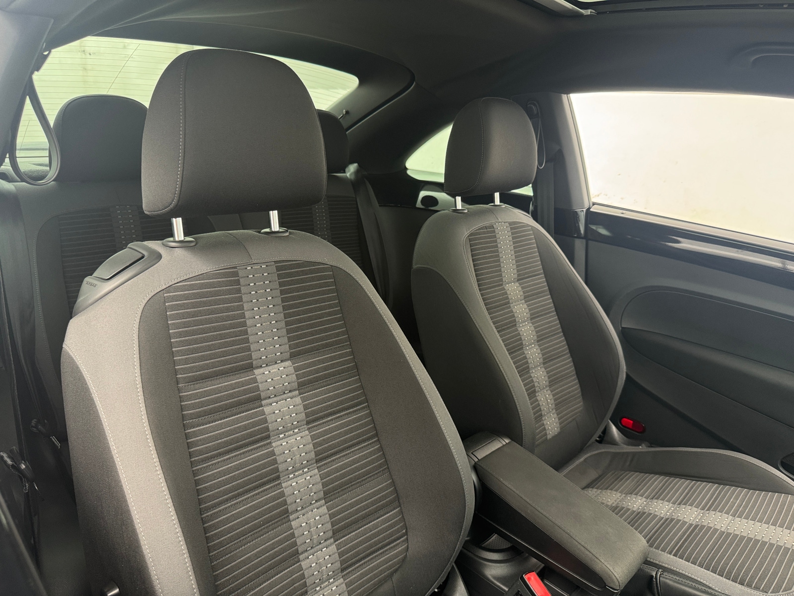 Thumbnail: 2014 Volkswagen Beetle - 2