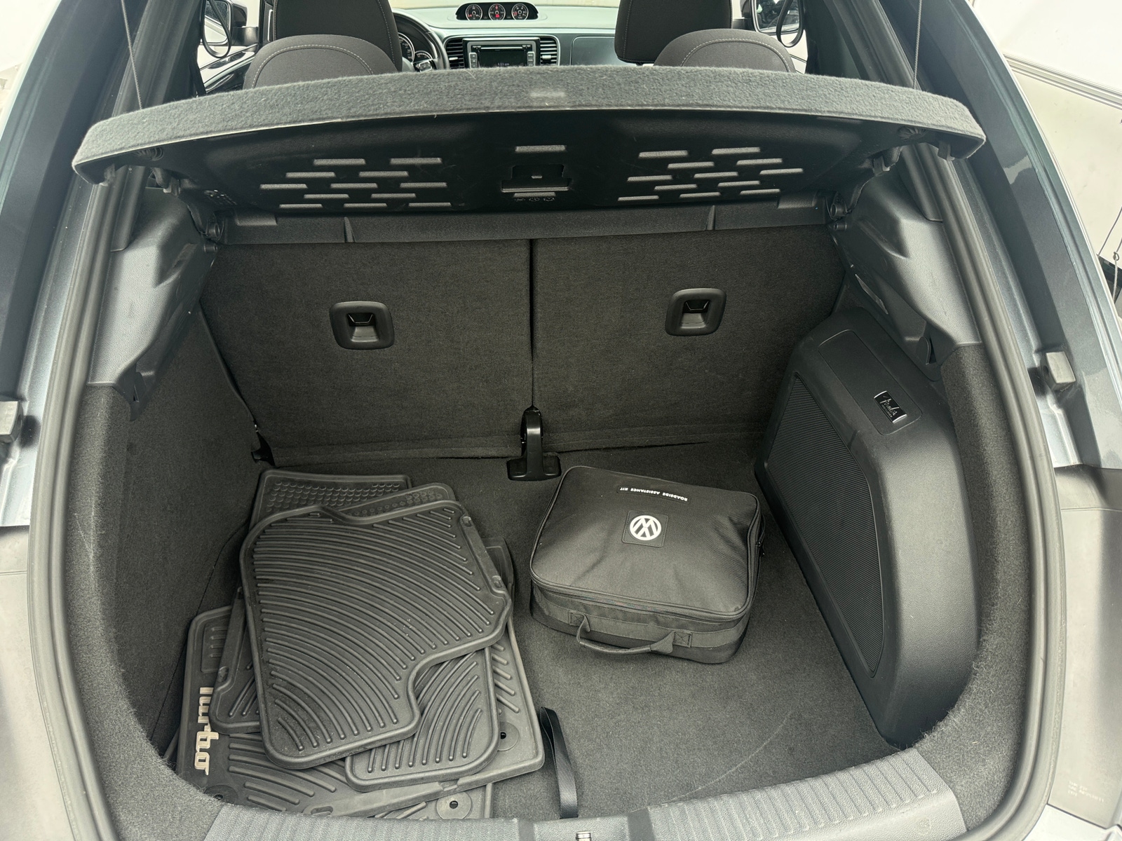 Thumbnail: 2014 Volkswagen Beetle - 7