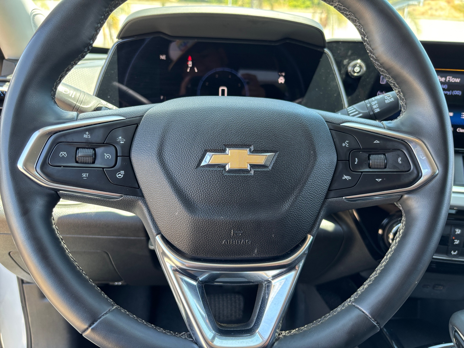 Thumbnail: 2025 Chevrolet Trax - 5
