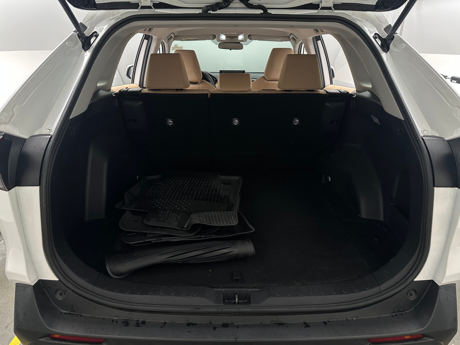 Thumbnail: 2021 Toyota RAV4 - 7