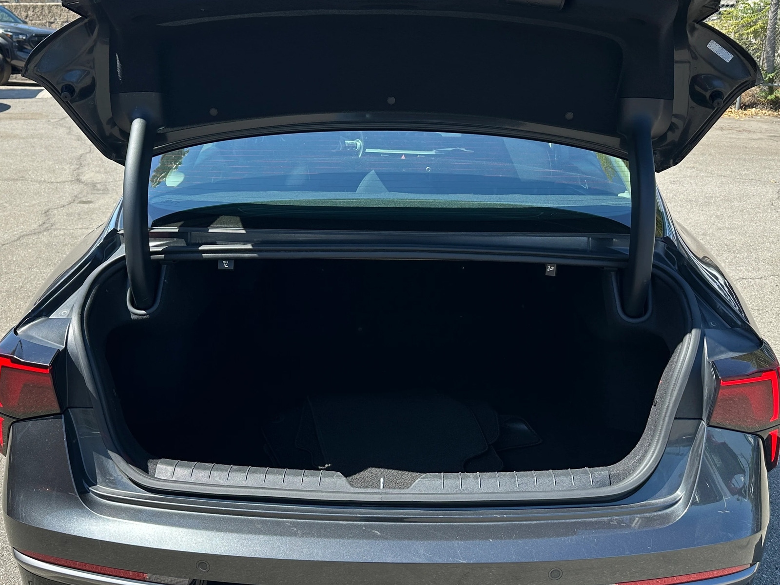 Thumbnail: 2025 Kia K5 - 6