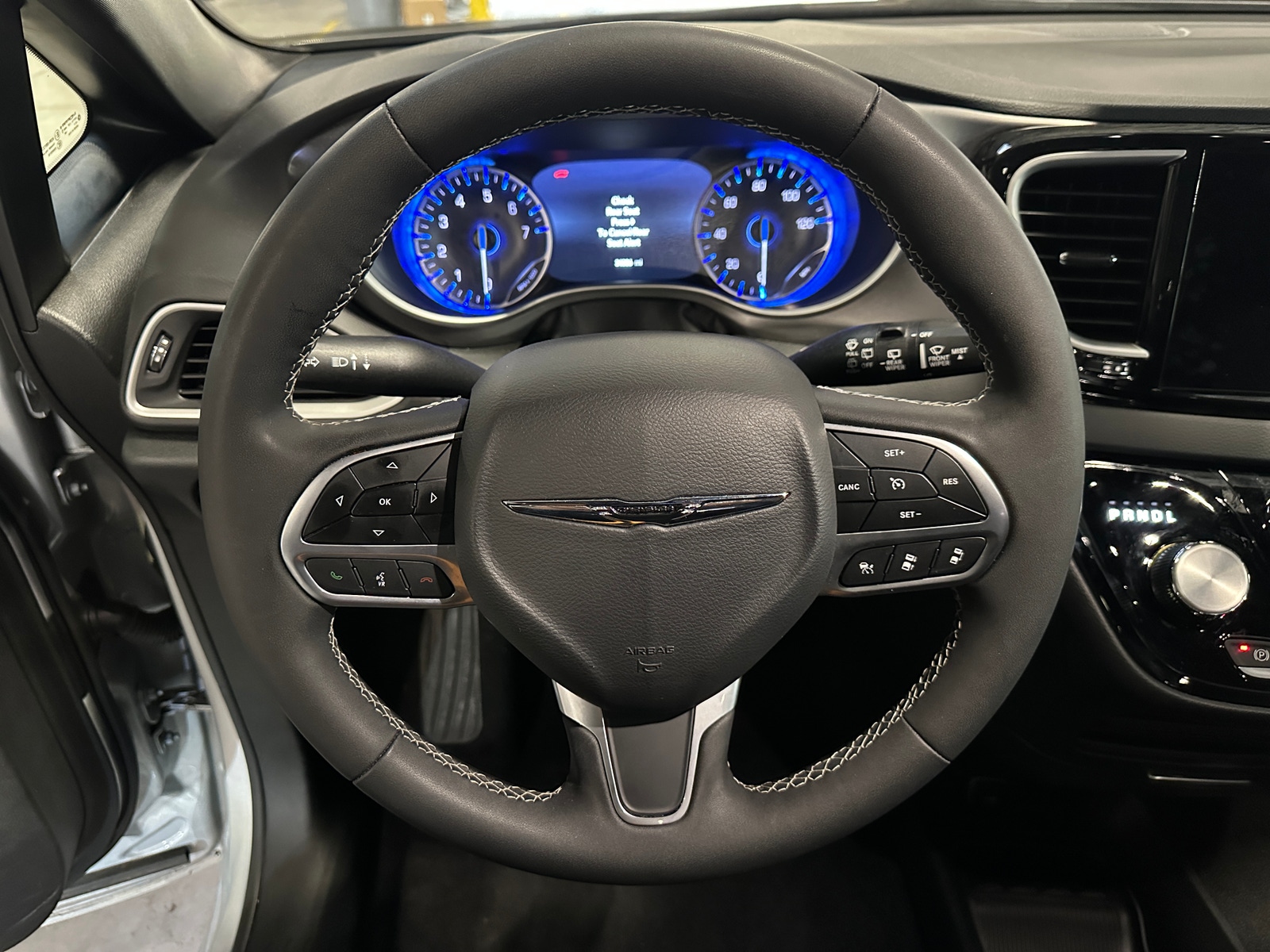 Thumbnail: 2026 Chrysler Pacifica - 4