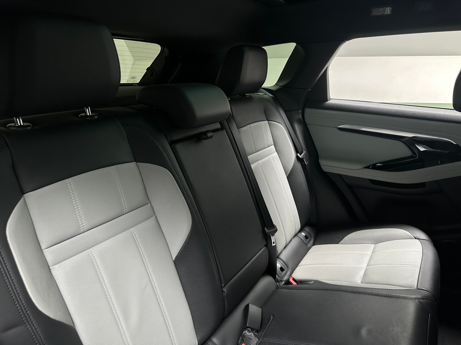 Thumbnail: 2022 Land Rover Range Rover Evoque - 5