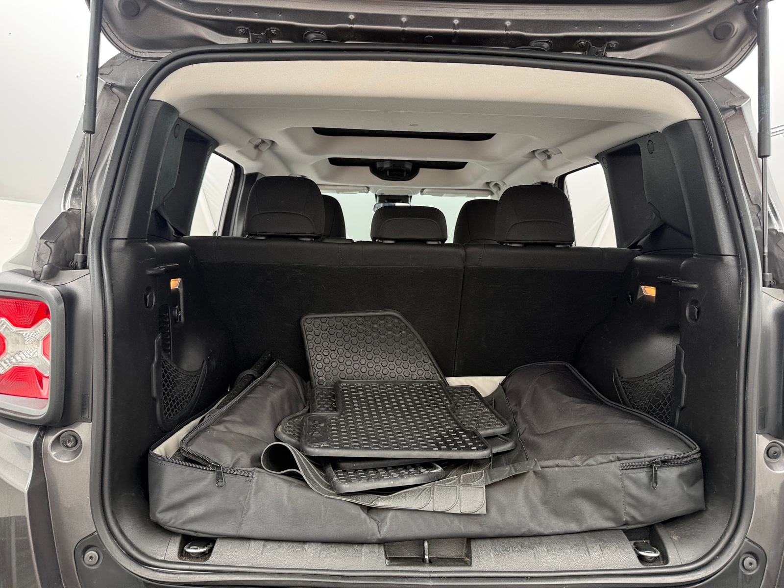 Thumbnail: 2017 Jeep Renegade - 7