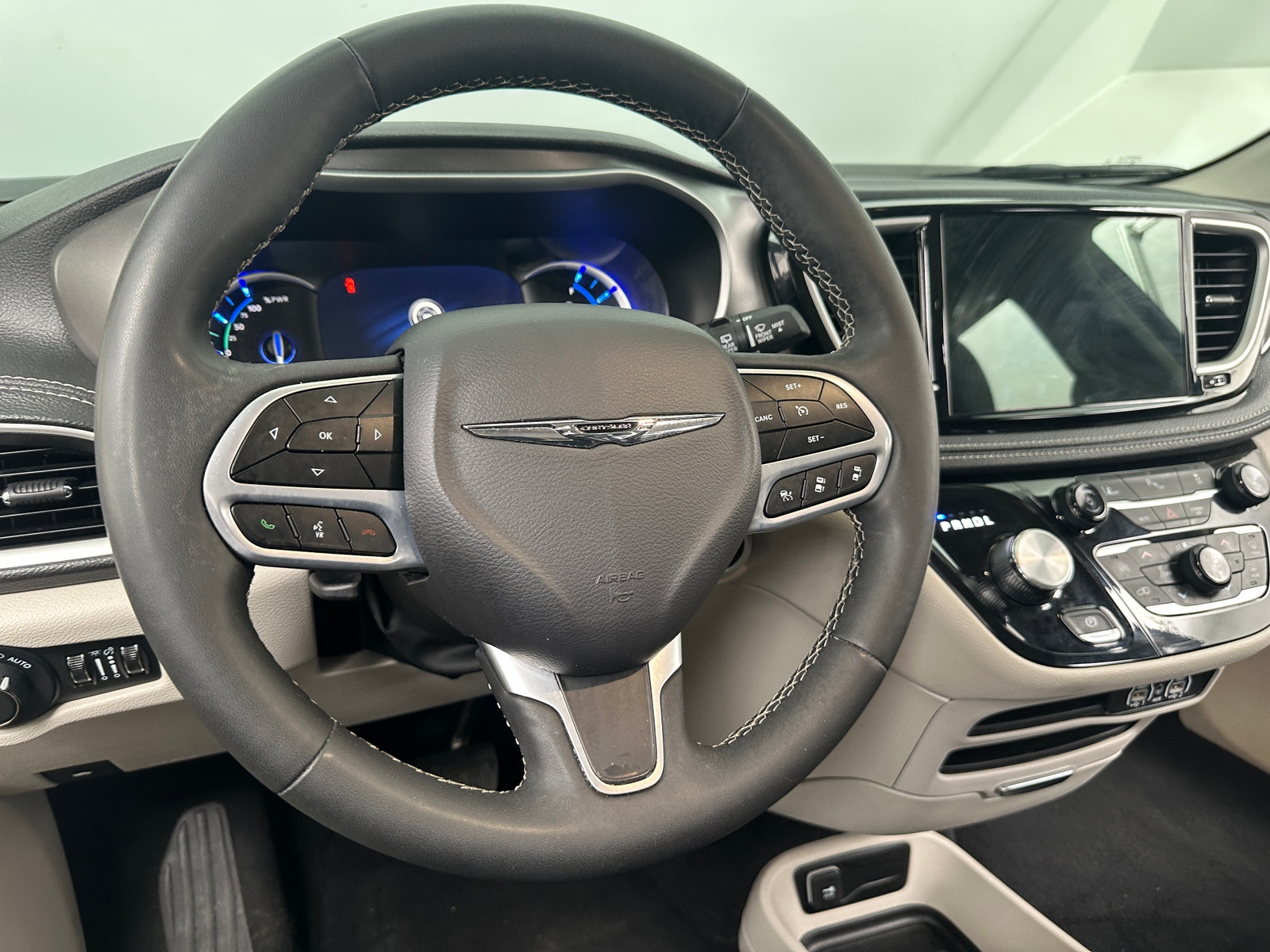 Thumbnail: 2024 Chrysler Pacifica - 4