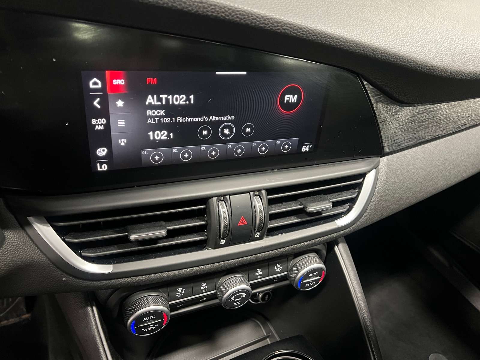 Thumbnail: 2021 Alfa Romeo Giulia - 3