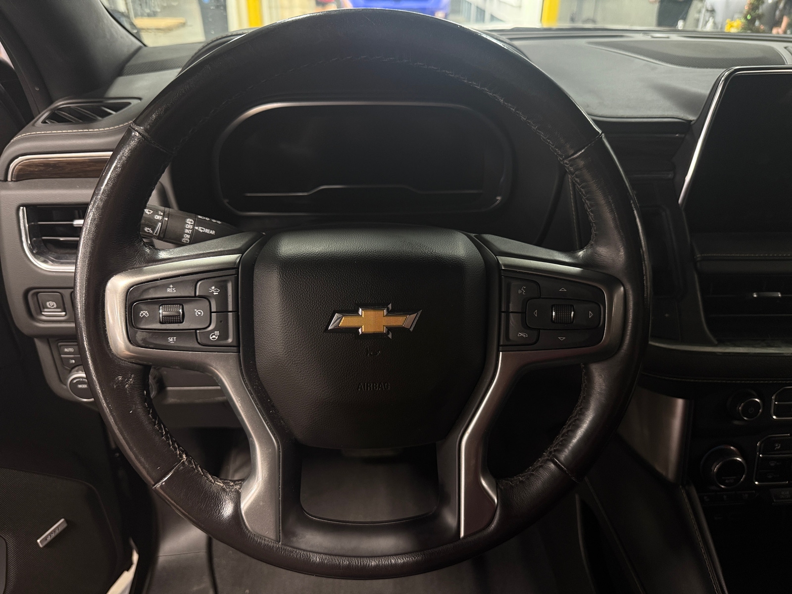 Thumbnail: 2023 Chevrolet Tahoe - 4
