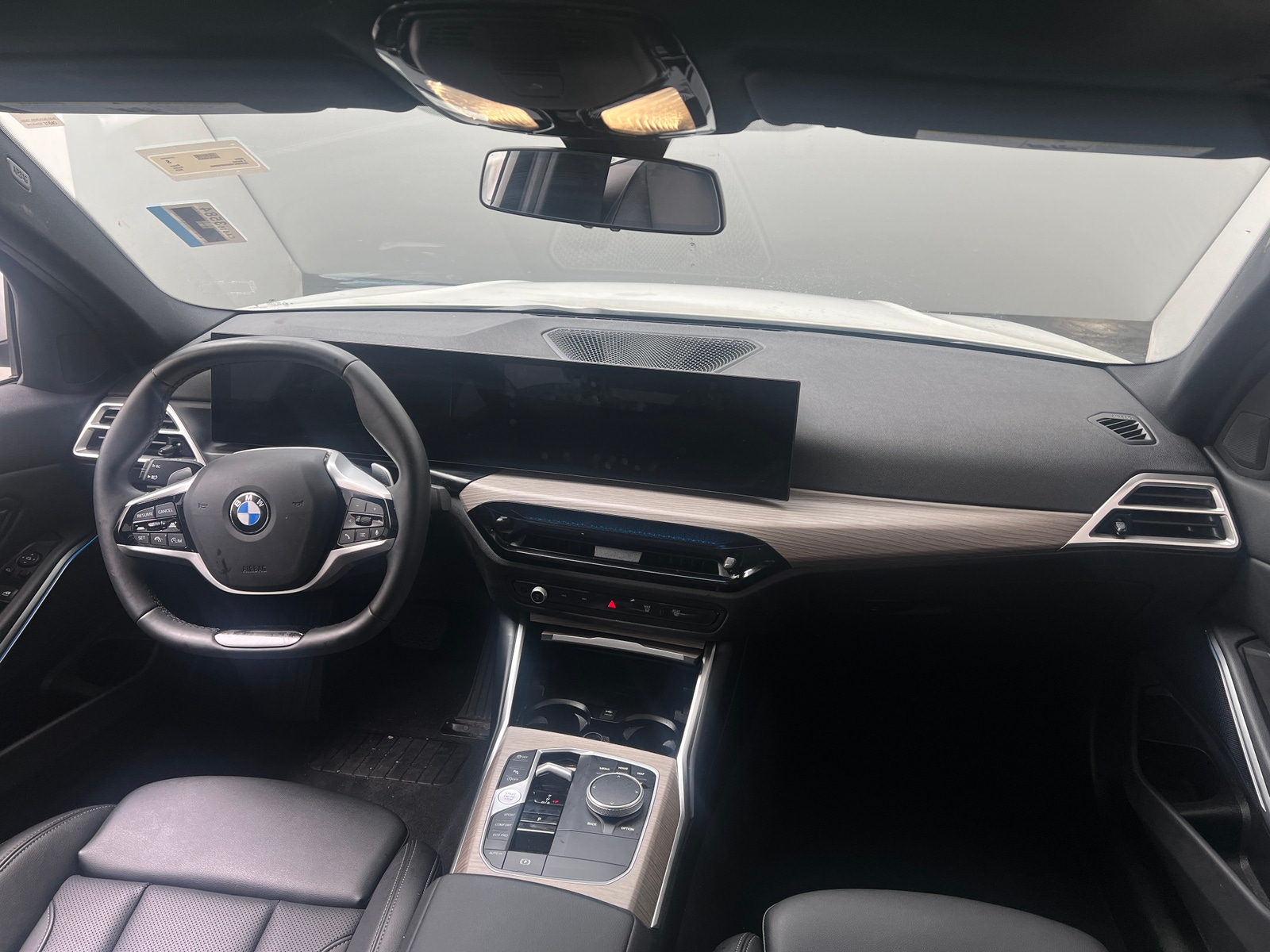 Thumbnail: 2025 BMW 3 Series - 2