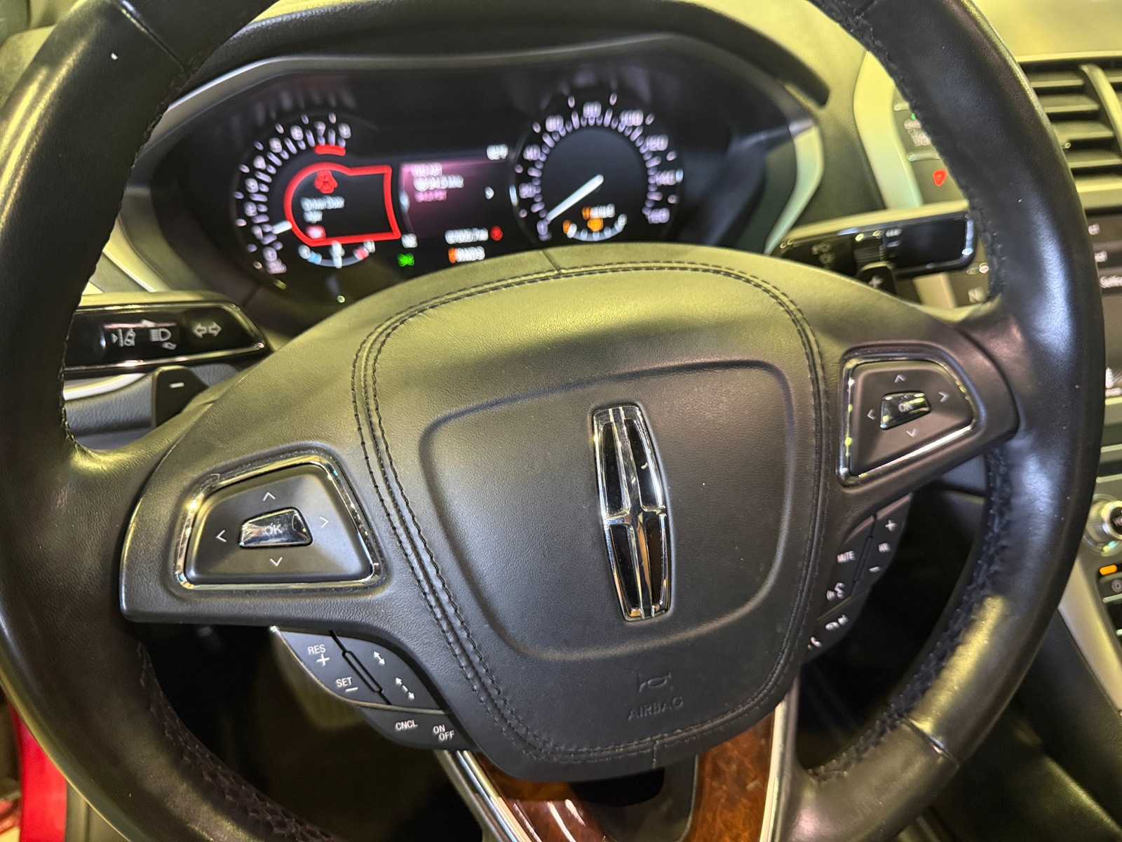 Thumbnail: 2019 Lincoln MKZ - 4