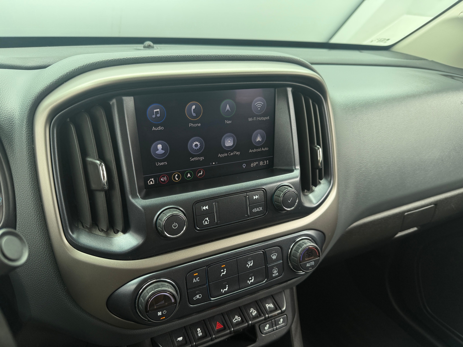 Thumbnail: 2019 Chevrolet Colorado - 3
