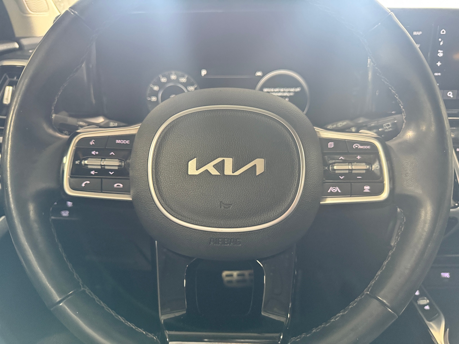 Thumbnail: 2022 Kia Sorento - 4
