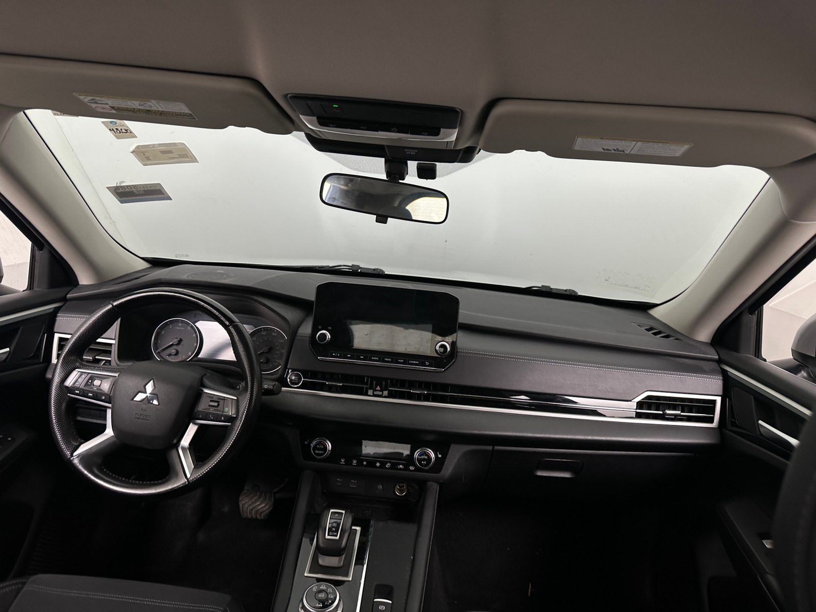 Thumbnail: 2022 Mitsubishi Outlander - 2