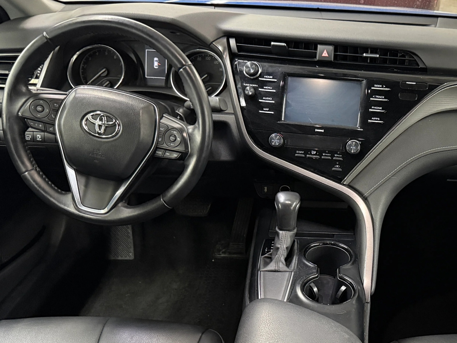 Thumbnail: 2020 Toyota Camry - 3