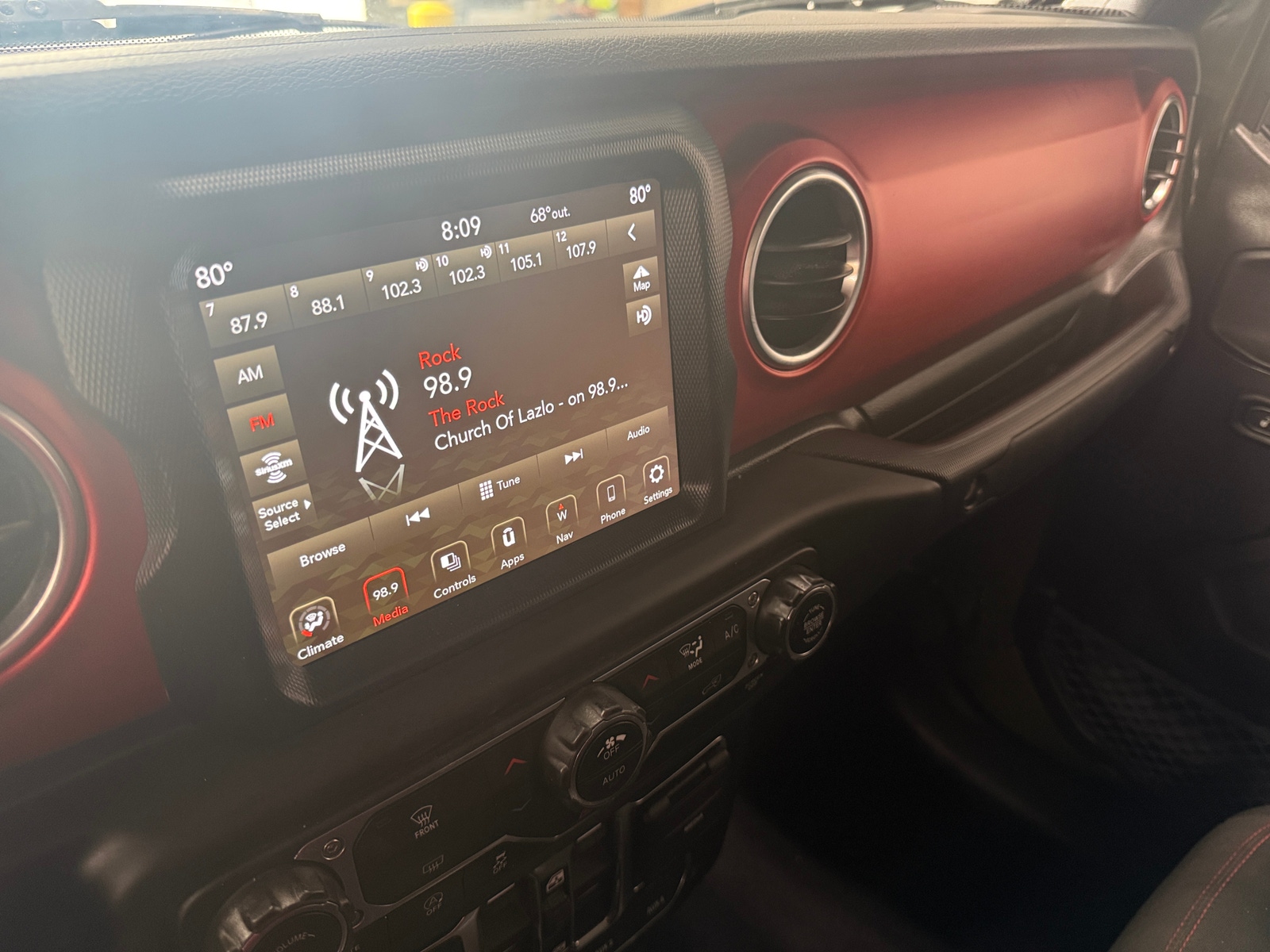 Thumbnail: 2021 Jeep Gladiator - 4