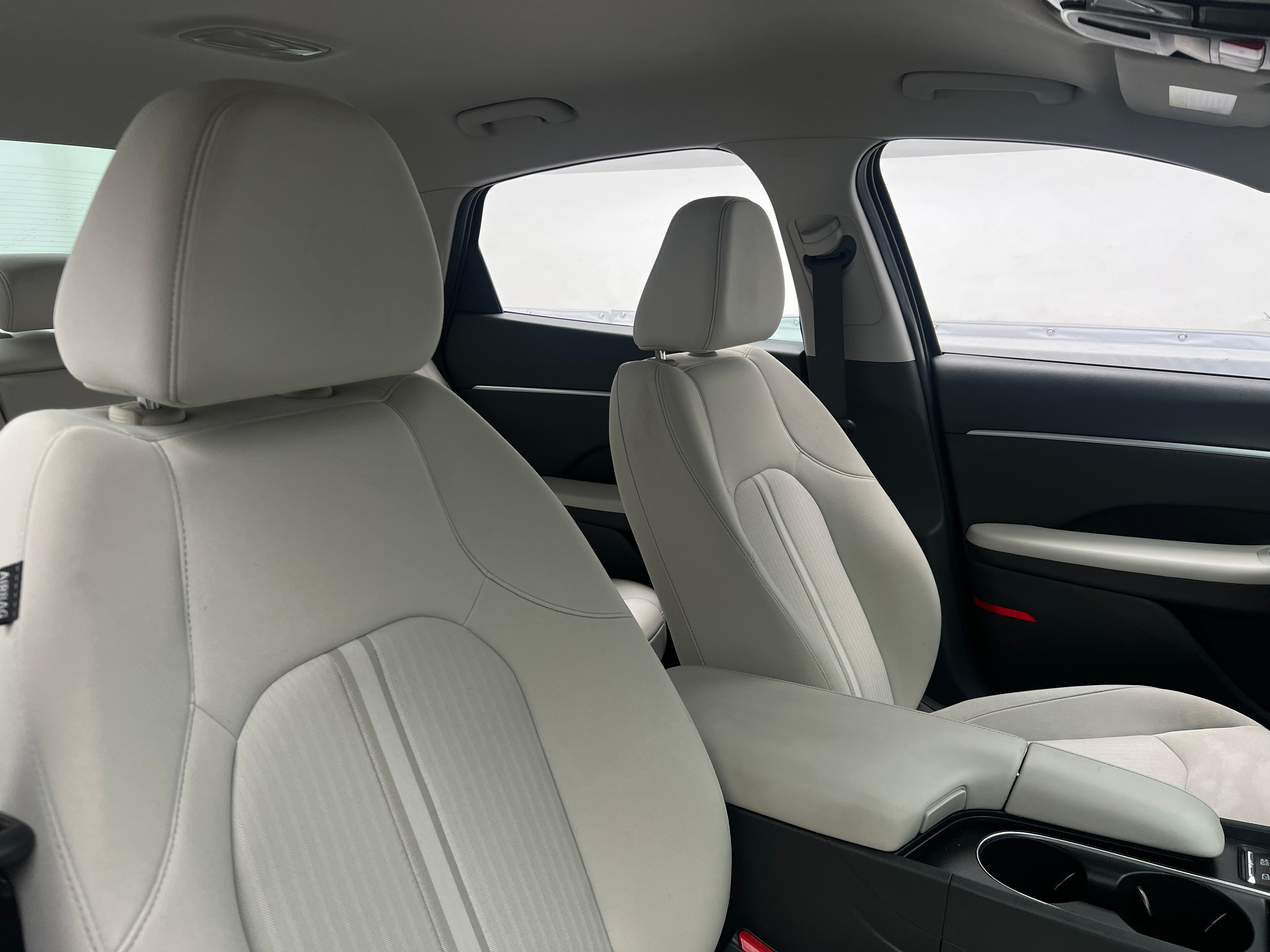2025 Hyundai Sonata Hybrid SEL - Photo 4