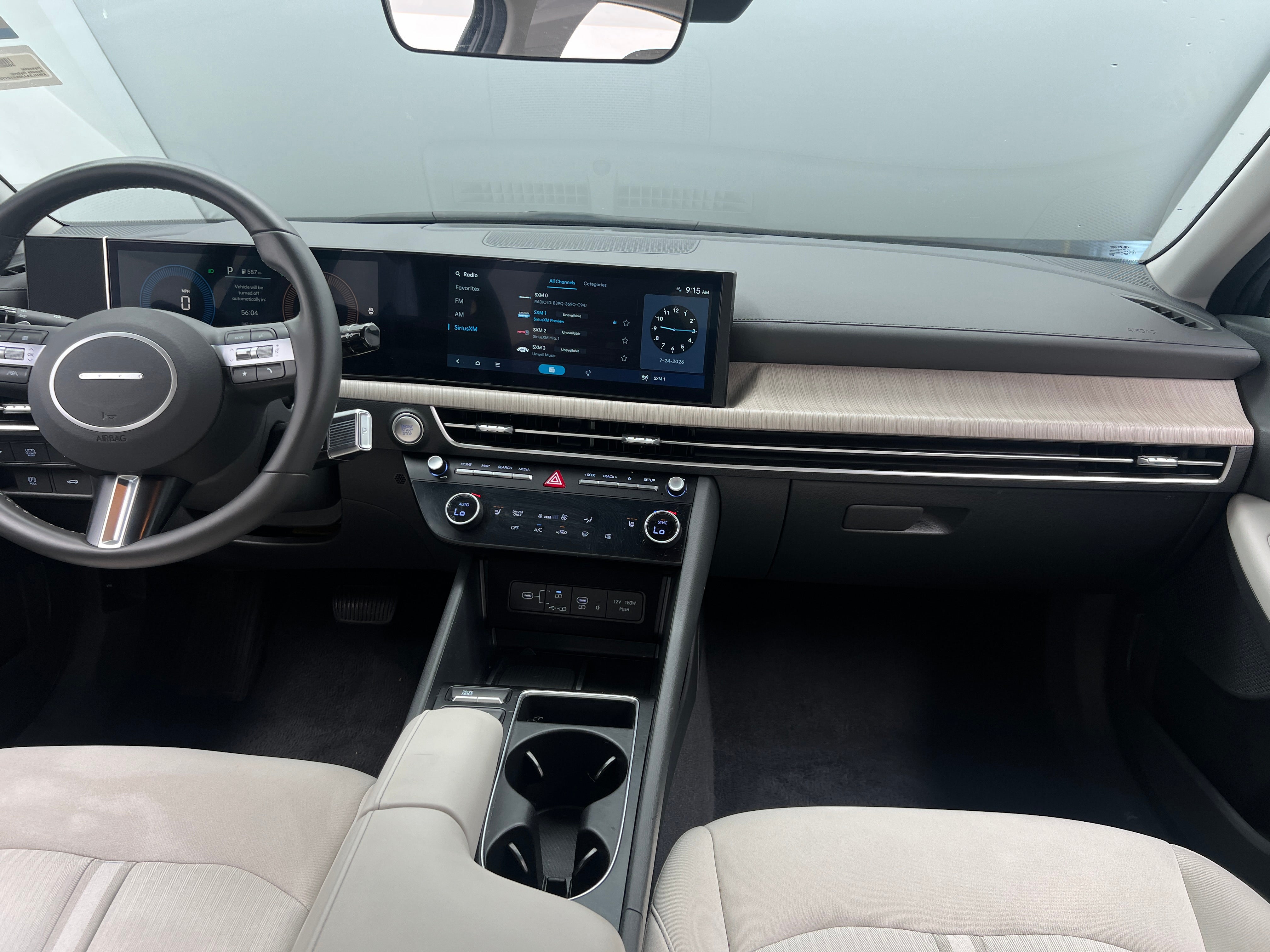 2025 Hyundai Sonata Hybrid SEL - Photo 2