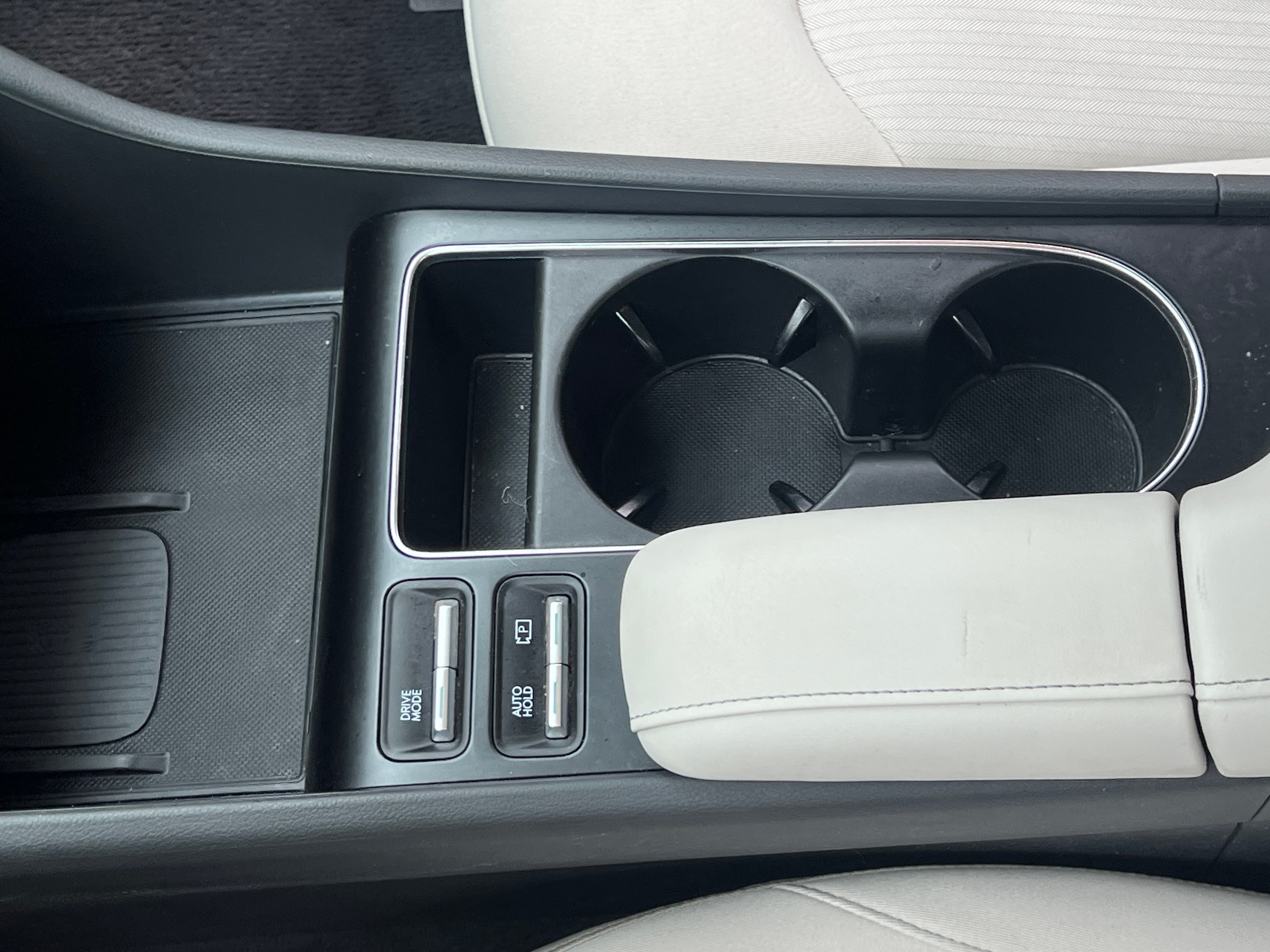 2025 Hyundai Sonata Hybrid SEL - Photo 6