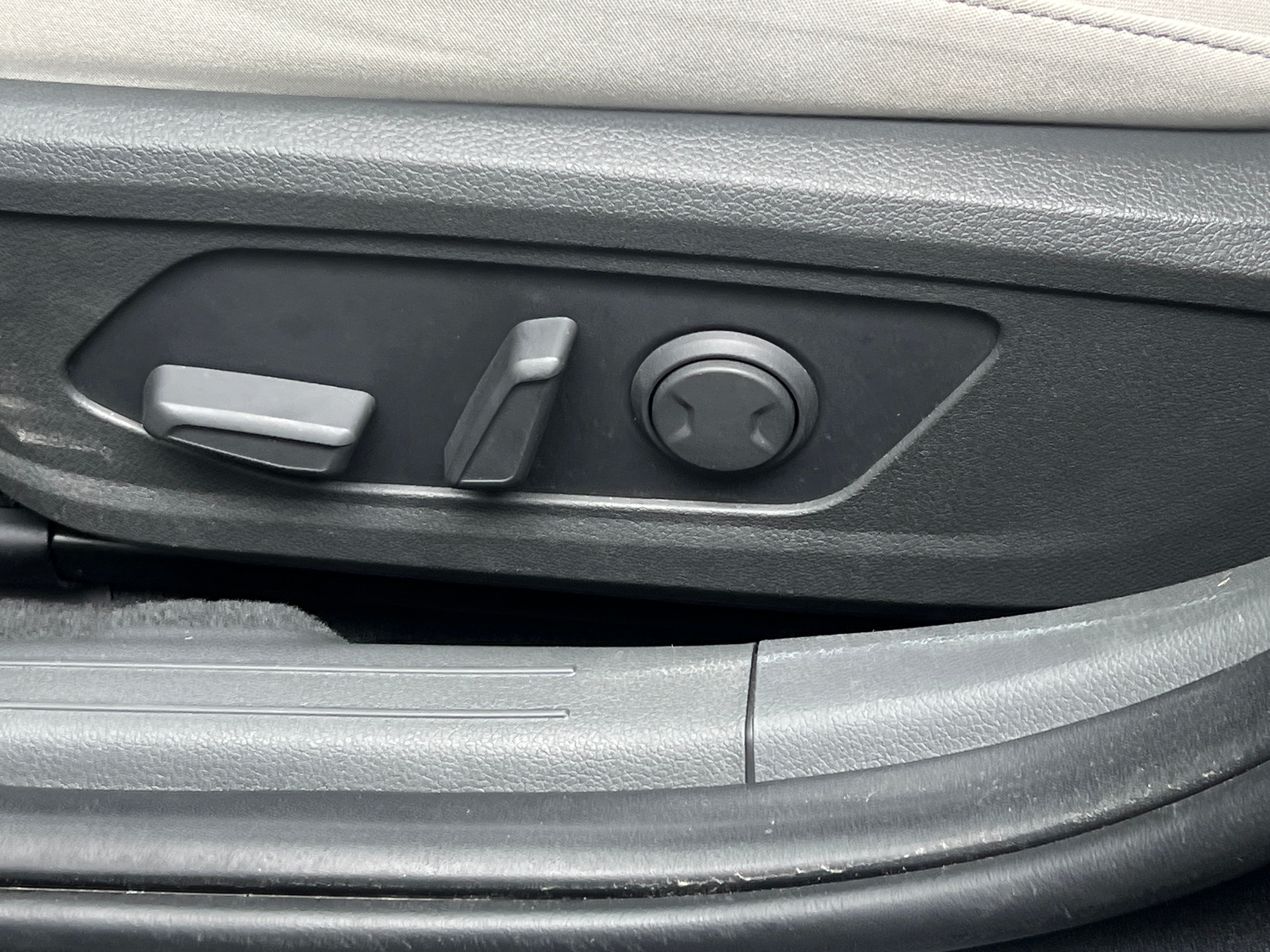 2025 Hyundai Sonata Hybrid SEL - Photo 3