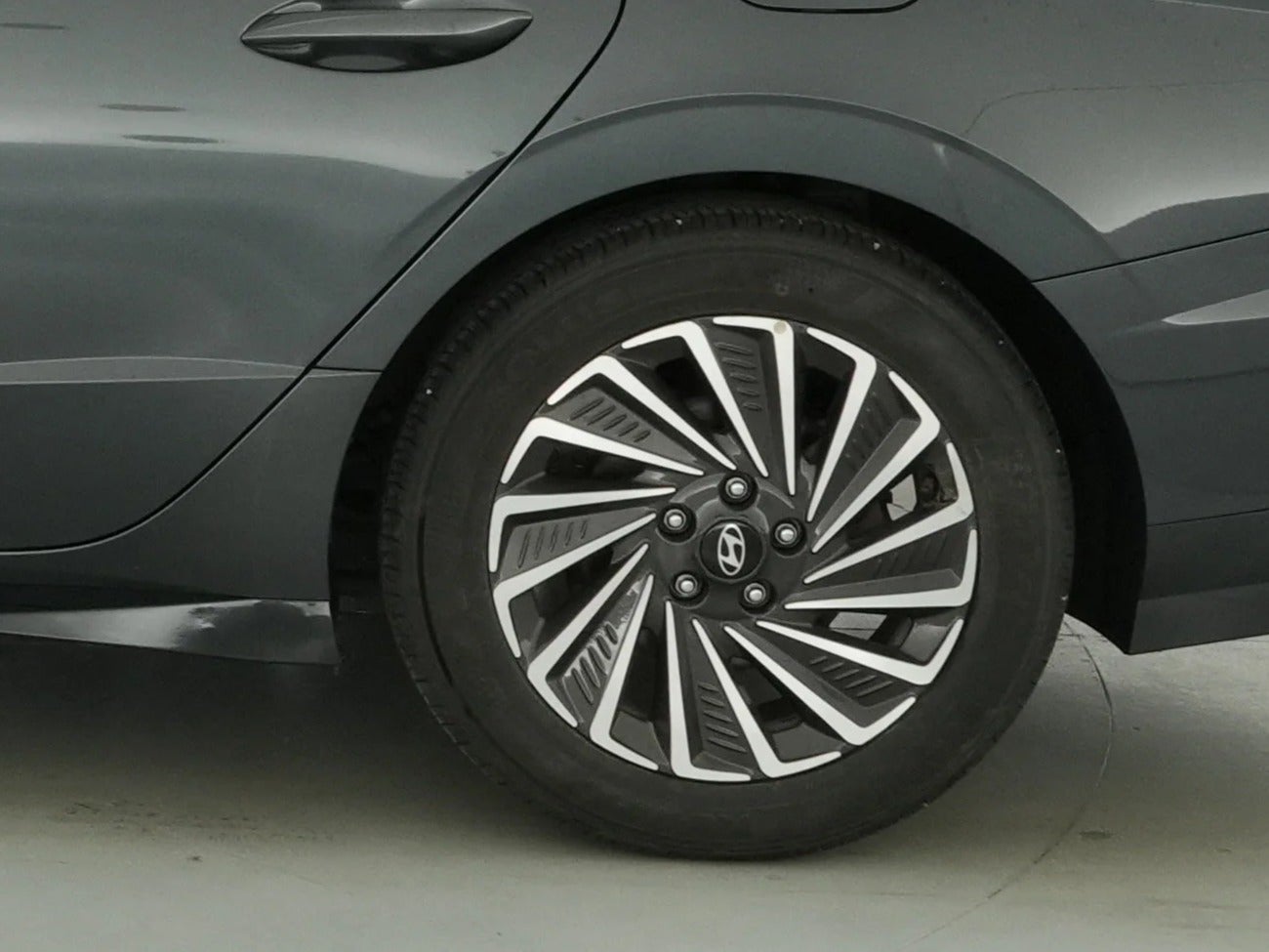 2025 Hyundai Sonata Hybrid SEL - Photo 19