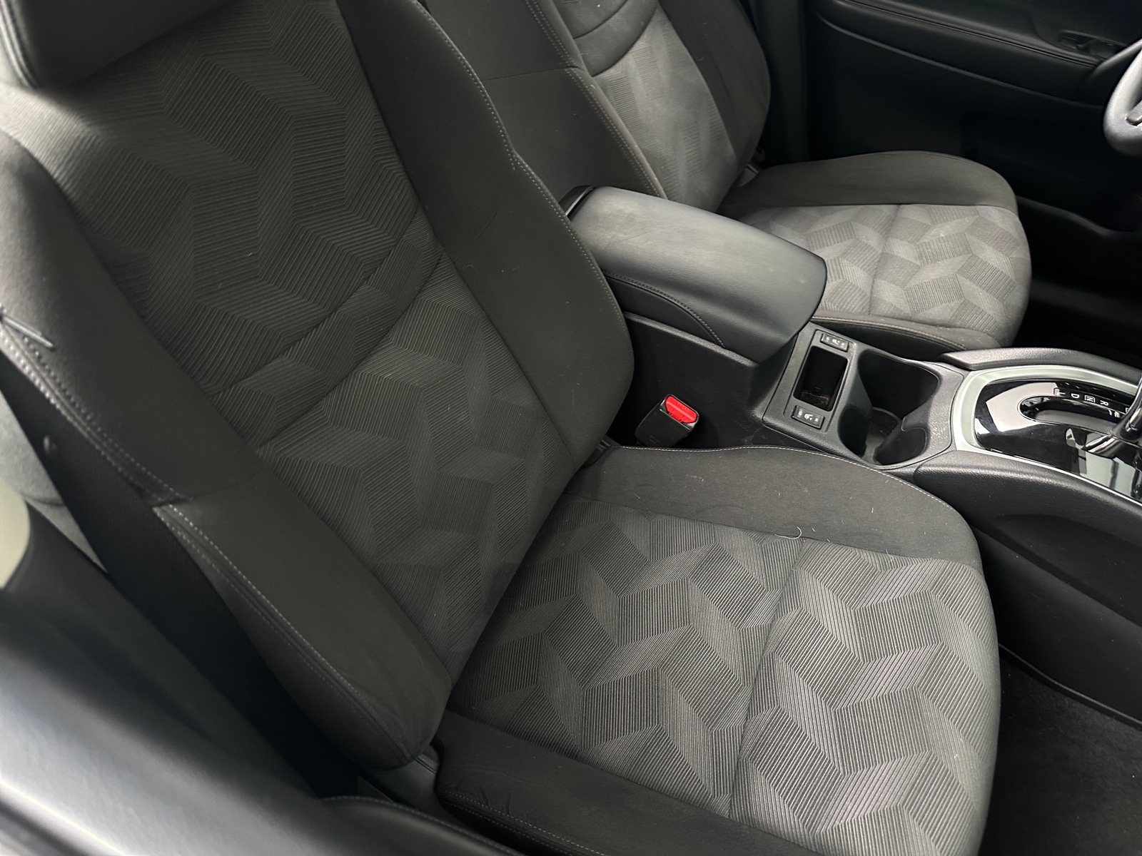 Thumbnail: 2016 Nissan Rogue - 2