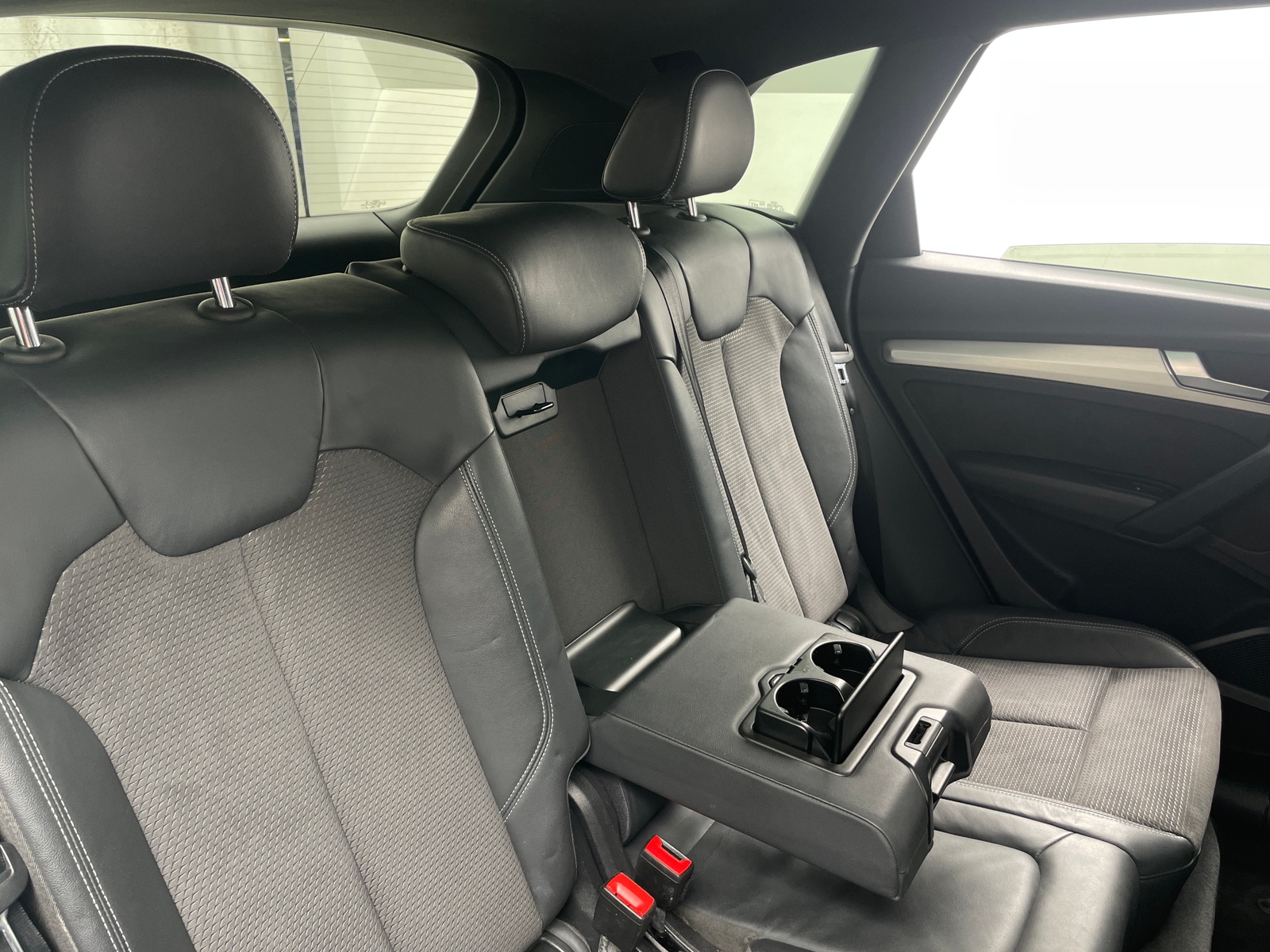 Thumbnail: 2018 Audi SQ5 - 5