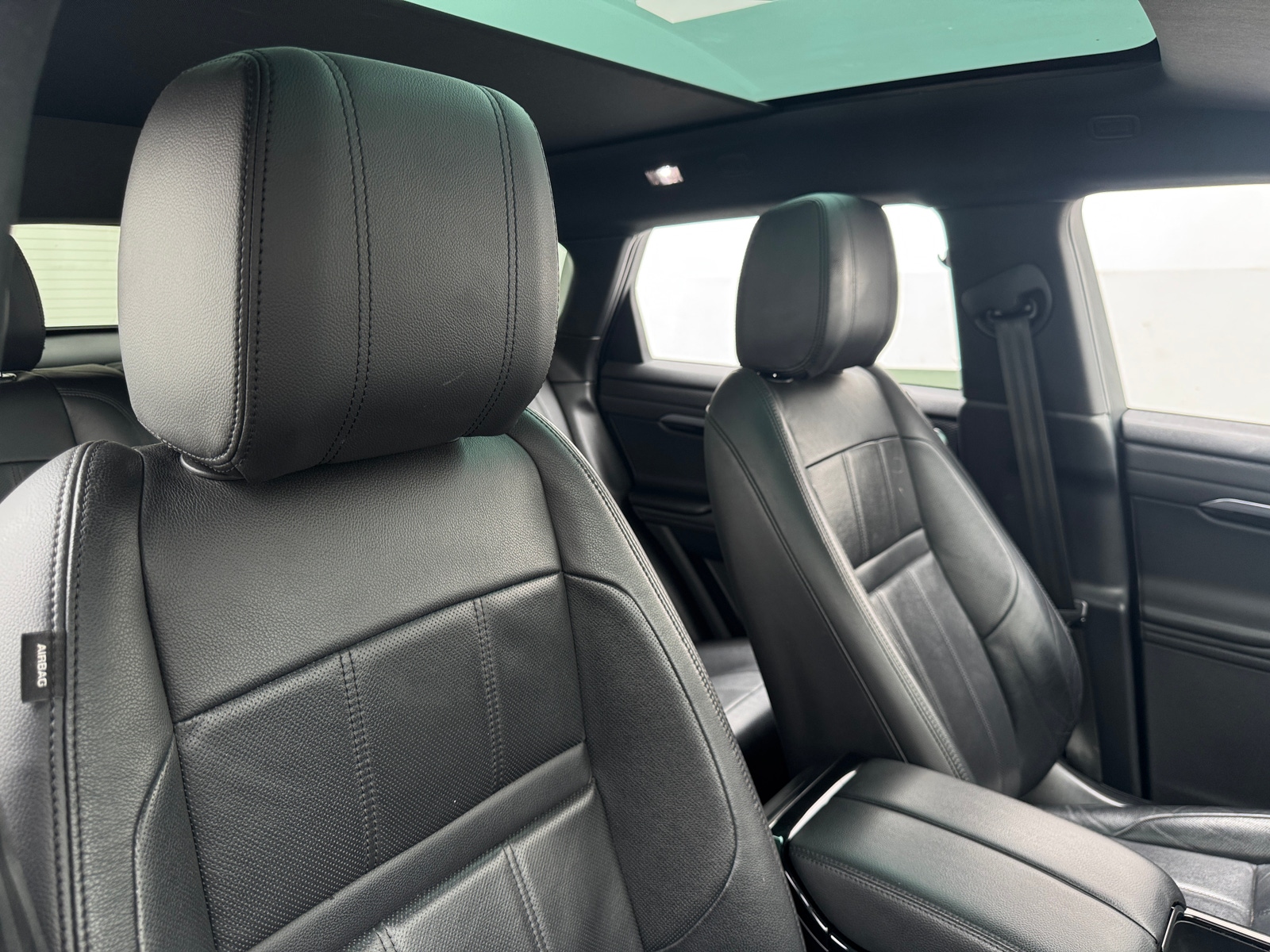 Thumbnail: 2020 Land Rover Range Rover Evoque - 5