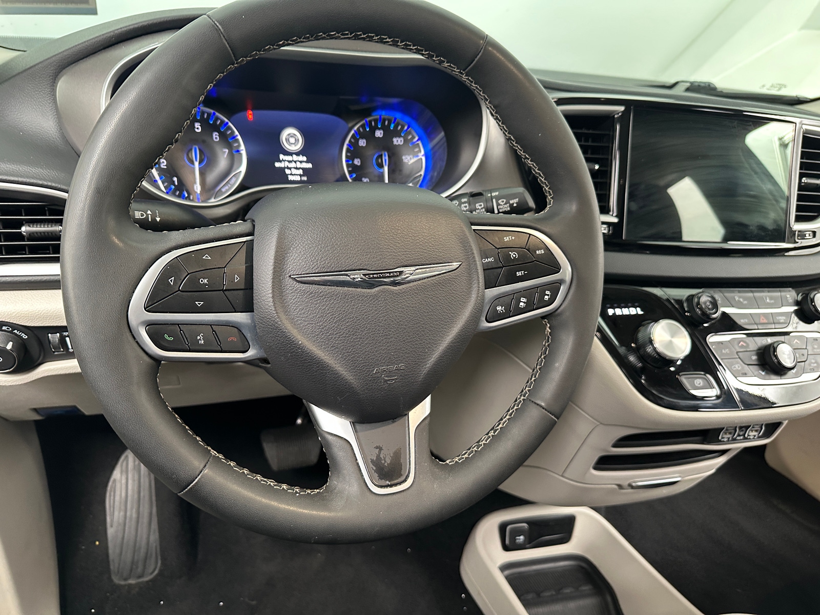 Thumbnail: 2024 Chrysler Pacifica - 4
