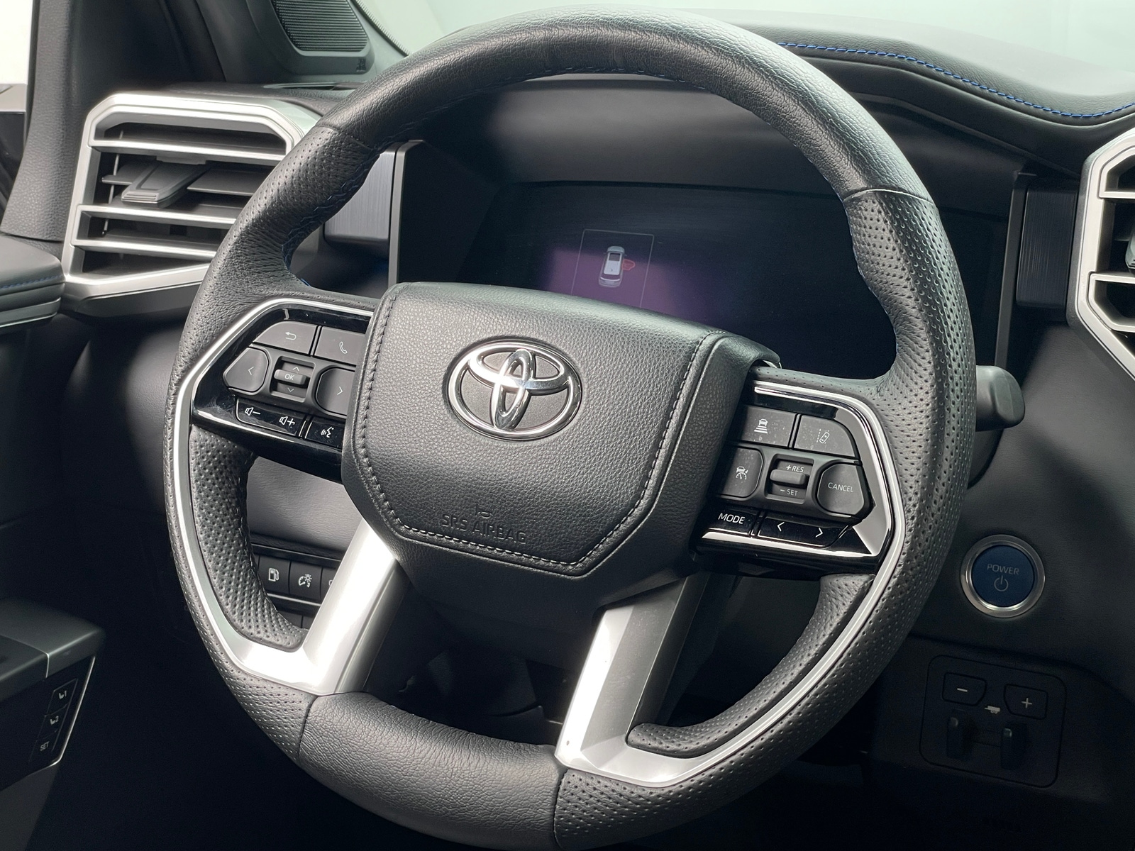 Thumbnail: 2023 Toyota Sequoia - 4