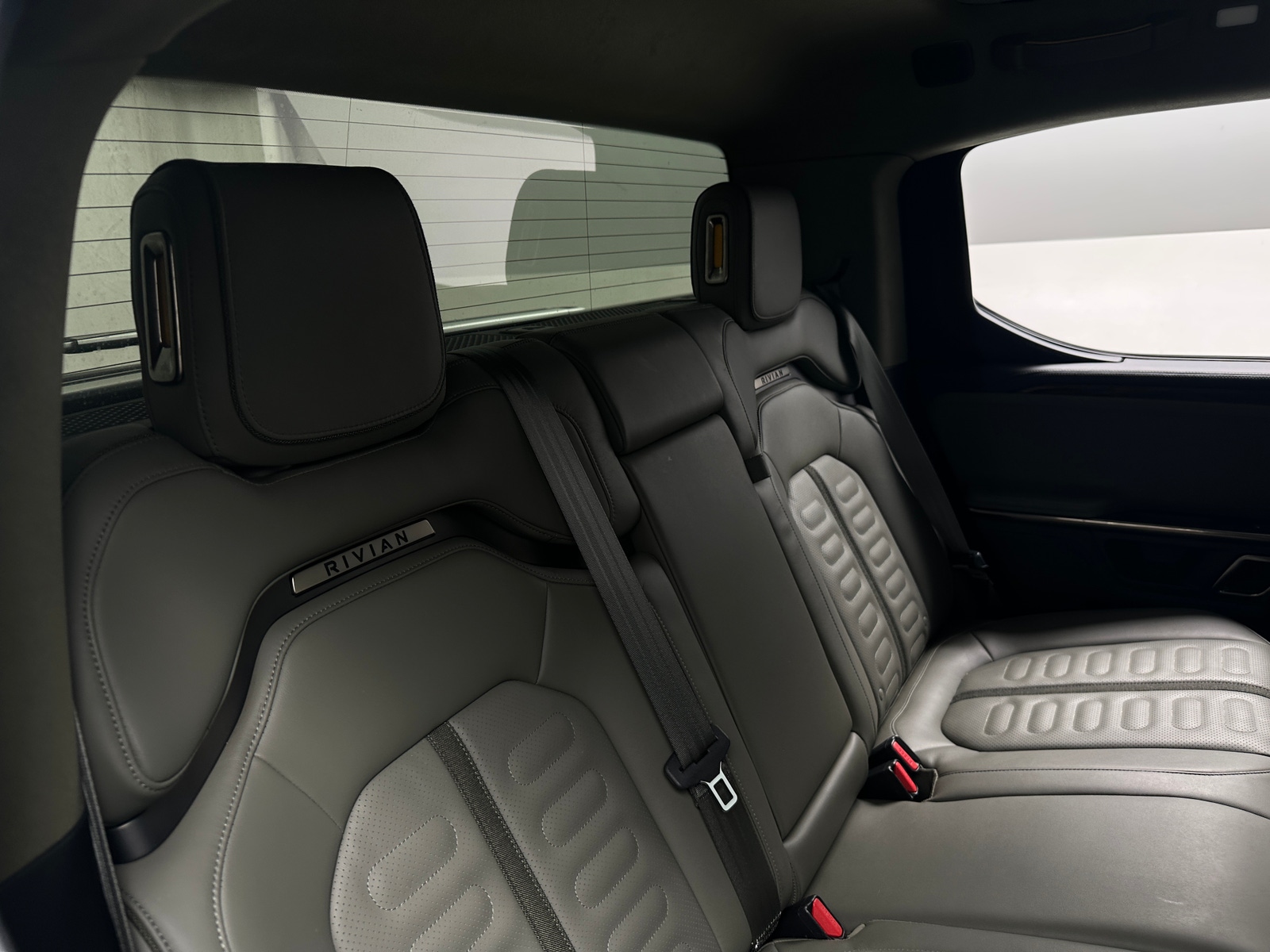 Thumbnail: 2022 Rivian R1T - 5