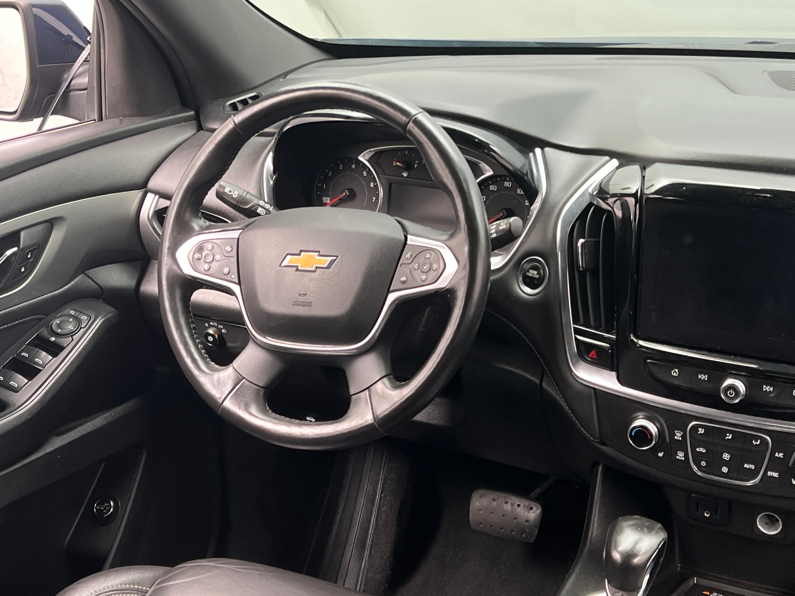 Thumbnail: 2022 Chevrolet Traverse - 4
