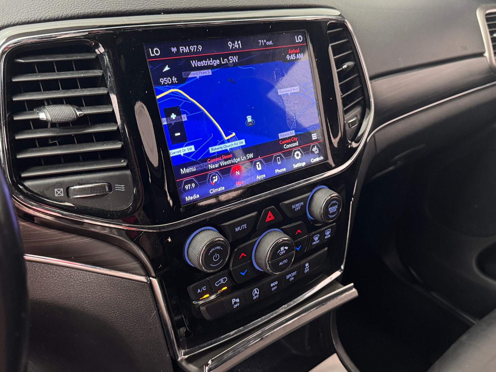 Thumbnail: 2019 Jeep Grand Cherokee - 3