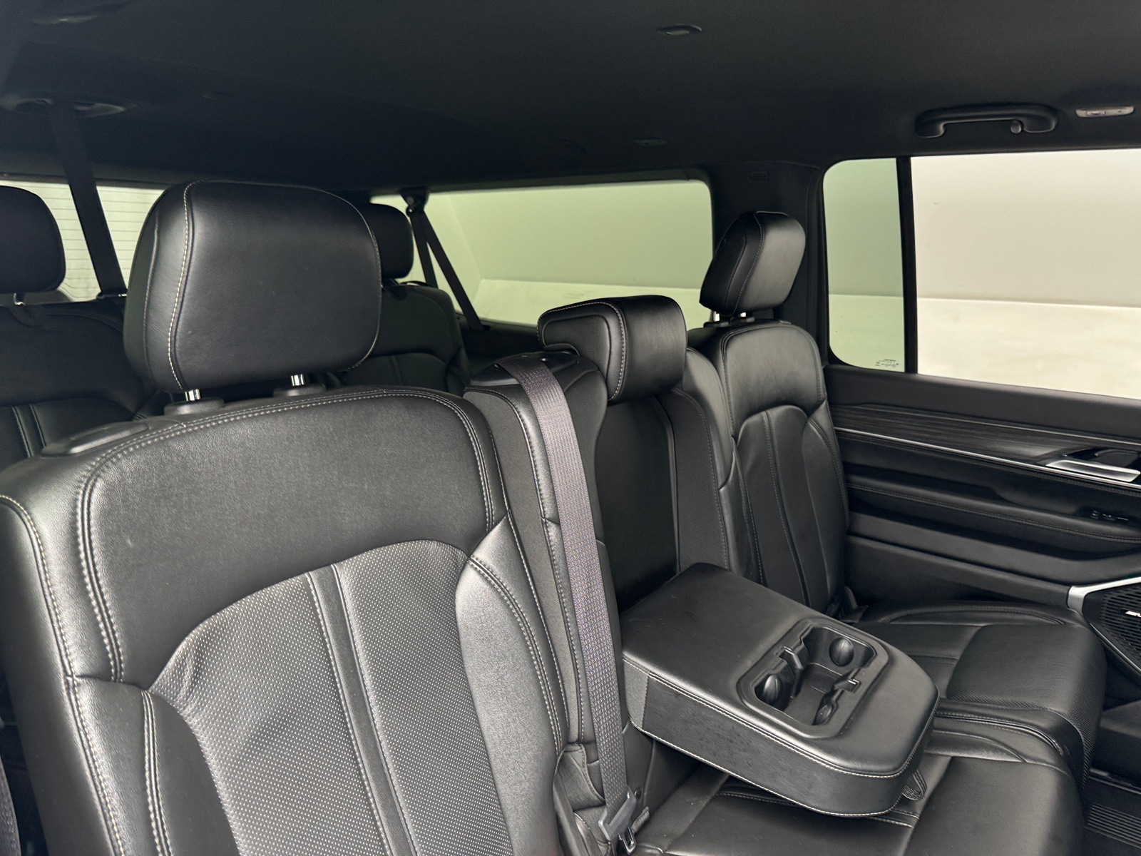 Thumbnail: 2024 Jeep Wagoneer - 5
